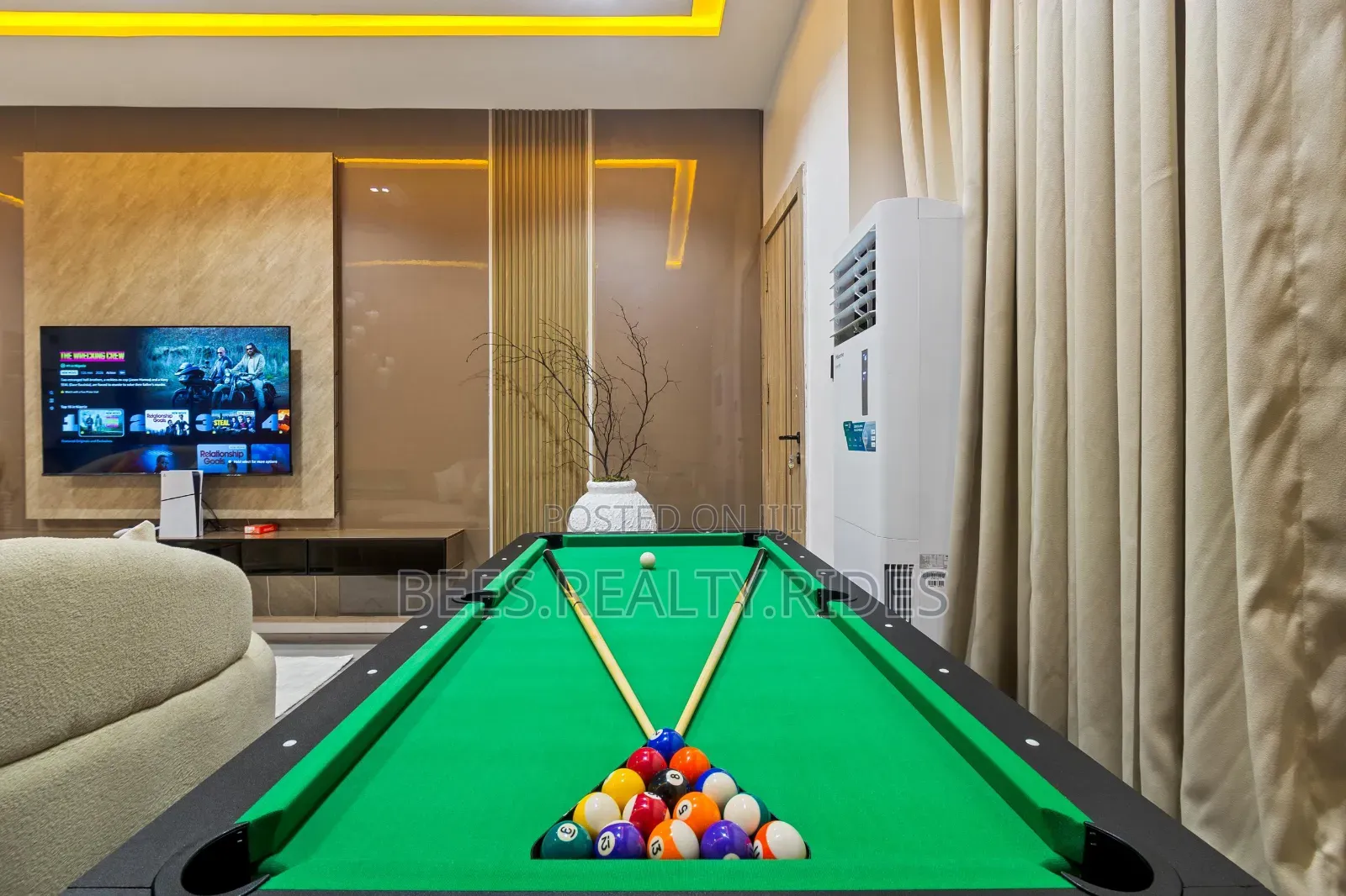 Brand New 2 Bedroom Apartment With a Pool, Gym and Ps5