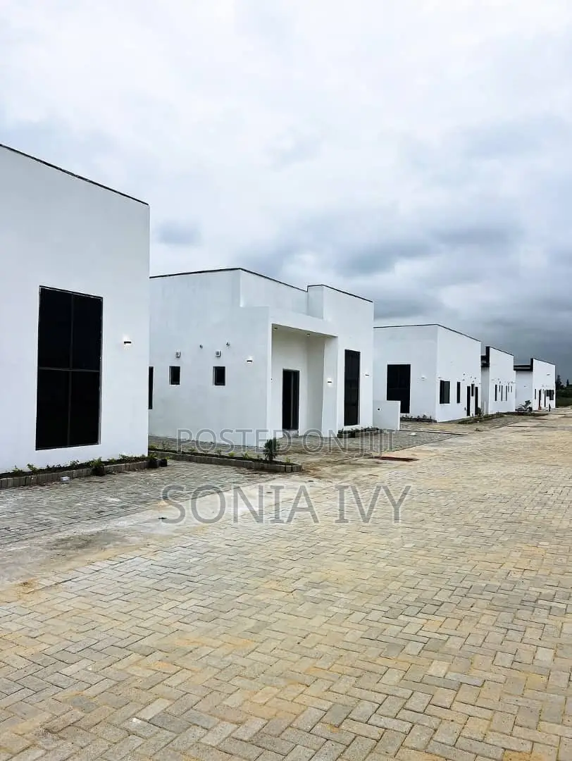 Furnished 4bdrm Bungalow in Soniaproperties, Lekki Phase 2 for rent