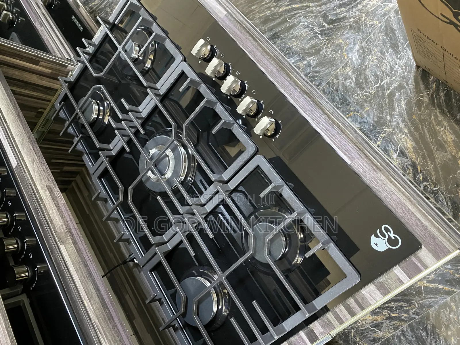 Inbuilt 5 Burners Gas Cooker Now Available