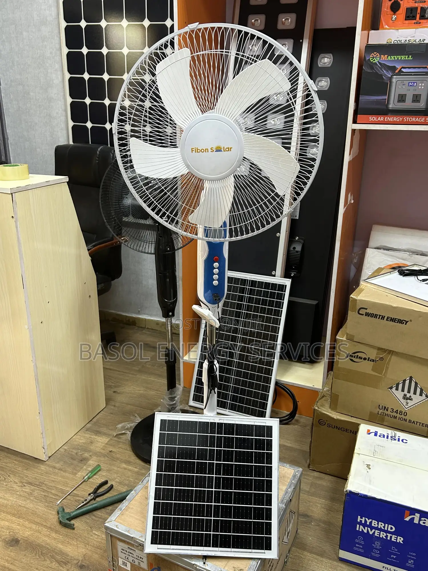 16 Inches Solar Rechargeable Fan With Bulb and Panel