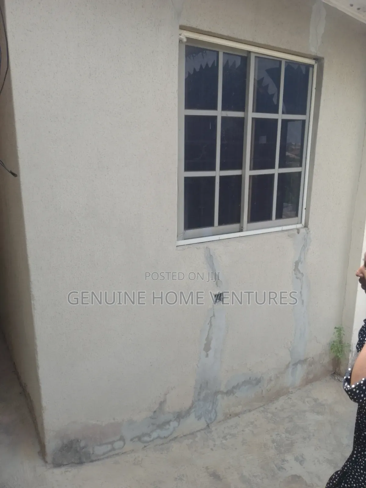 7bdrm Bungalow in Agric for sale