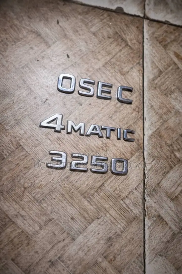 Mercedes Benz Logo for Booth 4matic Logo 204 , GLK Gle , and So