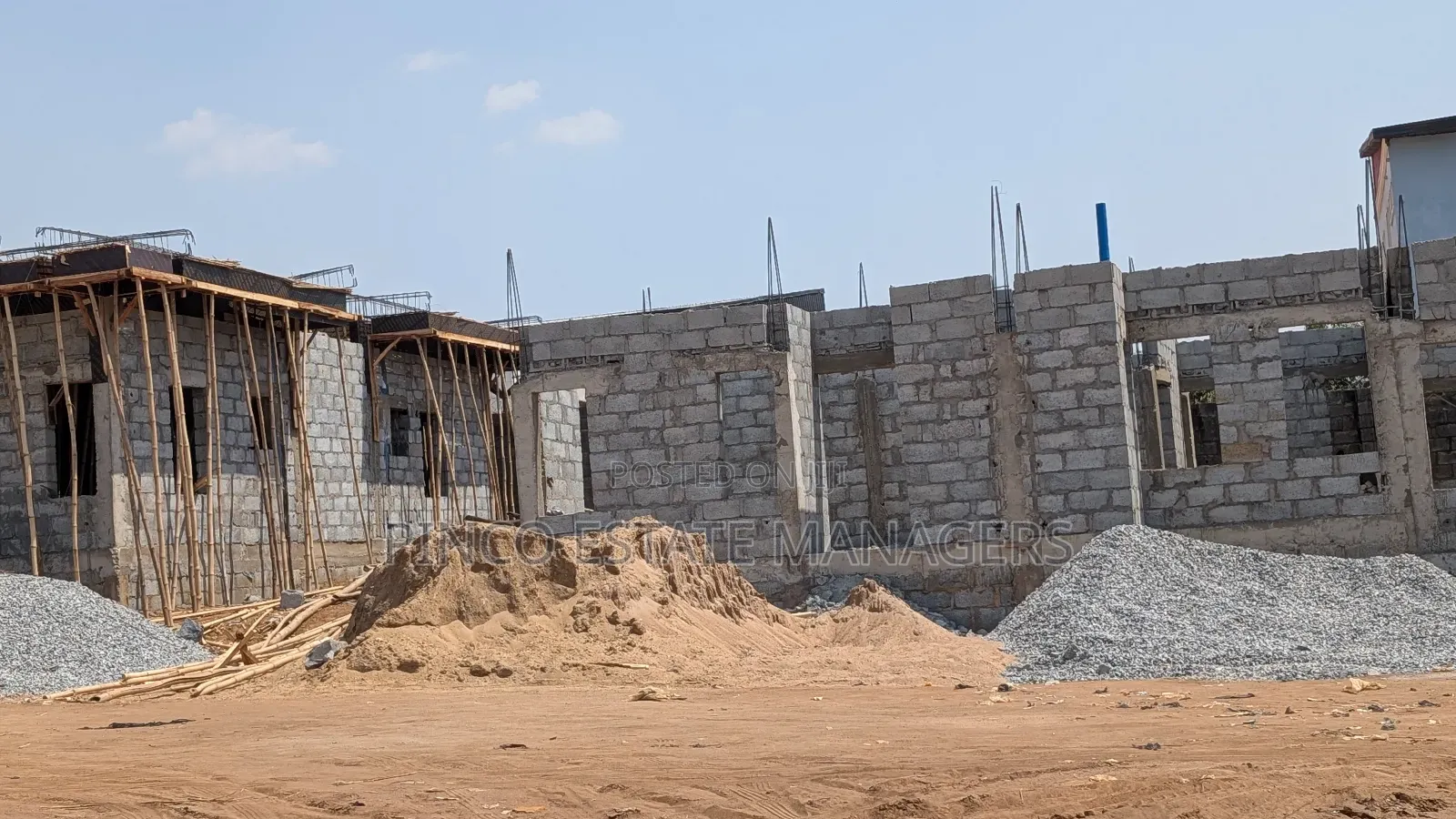 4bdrm Apartment in Life Camp for sale