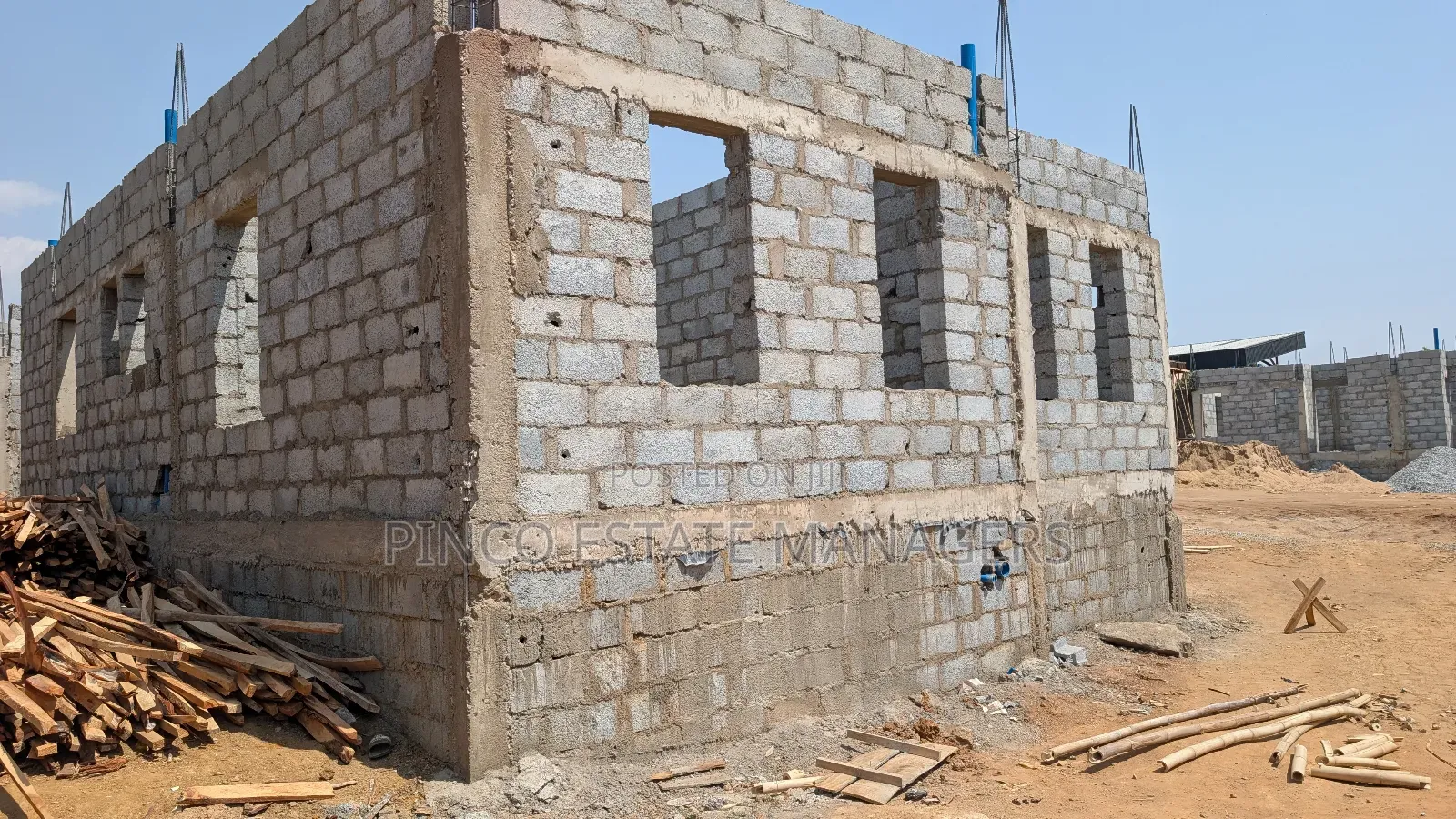 4bdrm Apartment in Life Camp for sale