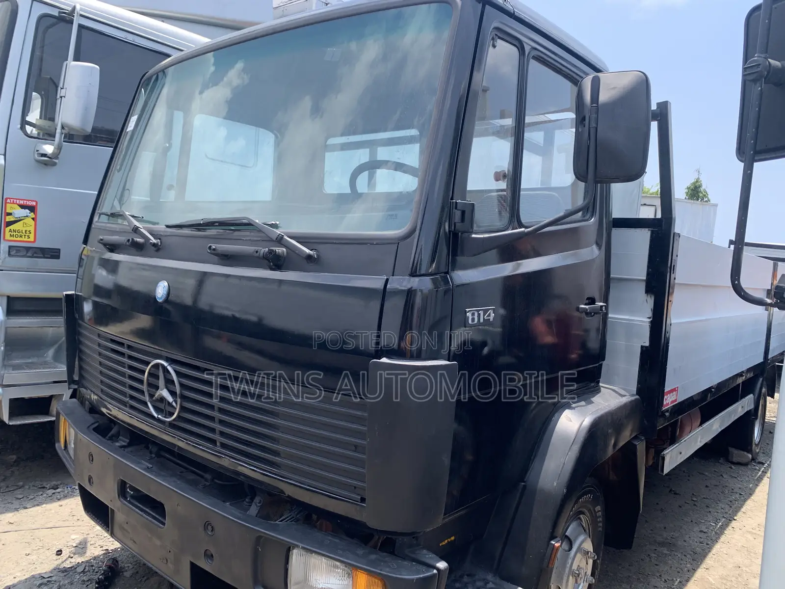 Mercedes-benz 814 Black Bucket