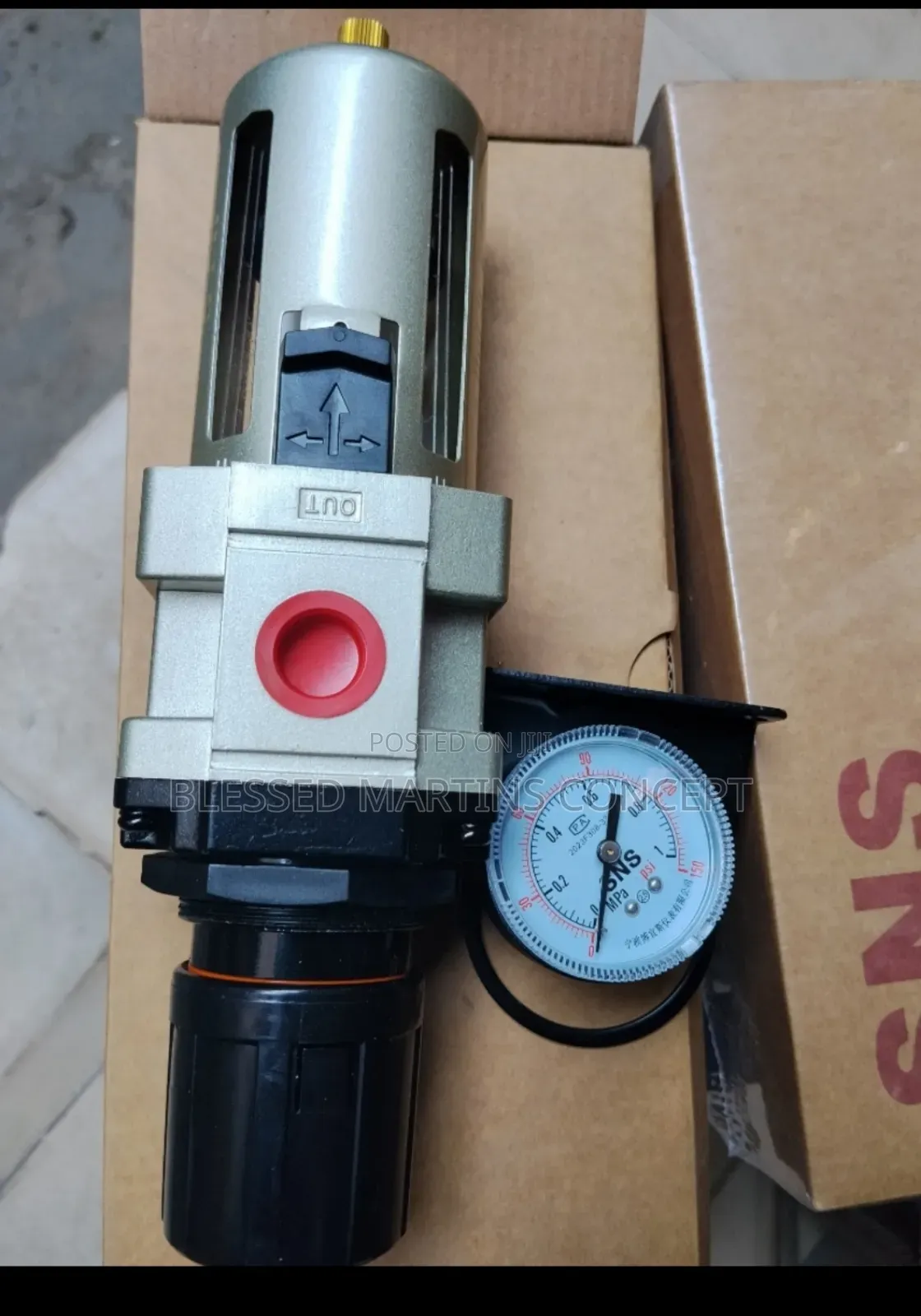 1/2" Pneumatic Air Filter and Pressure Regulator. Brand: SNS