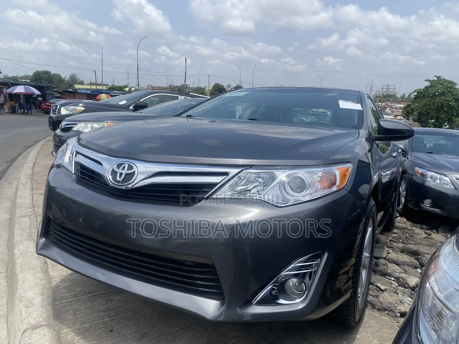 Toyota Camry LE 4dr Sedan (2.5L 4cyl 6A) 2014 Gray