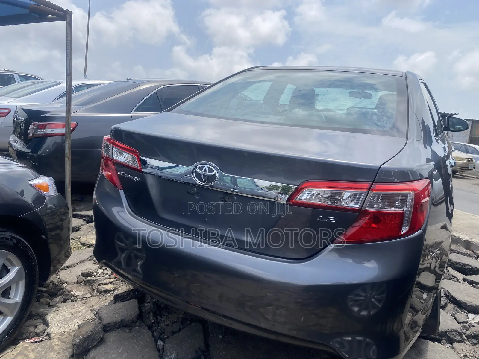 Toyota Camry LE 4dr Sedan (2.5L 4cyl 6A) 2014 Gray