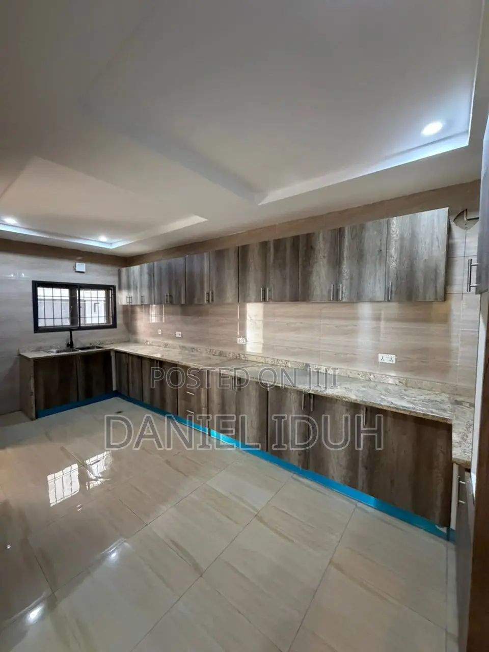 4bdrm Townhouse/Terrace in Jahi for sale