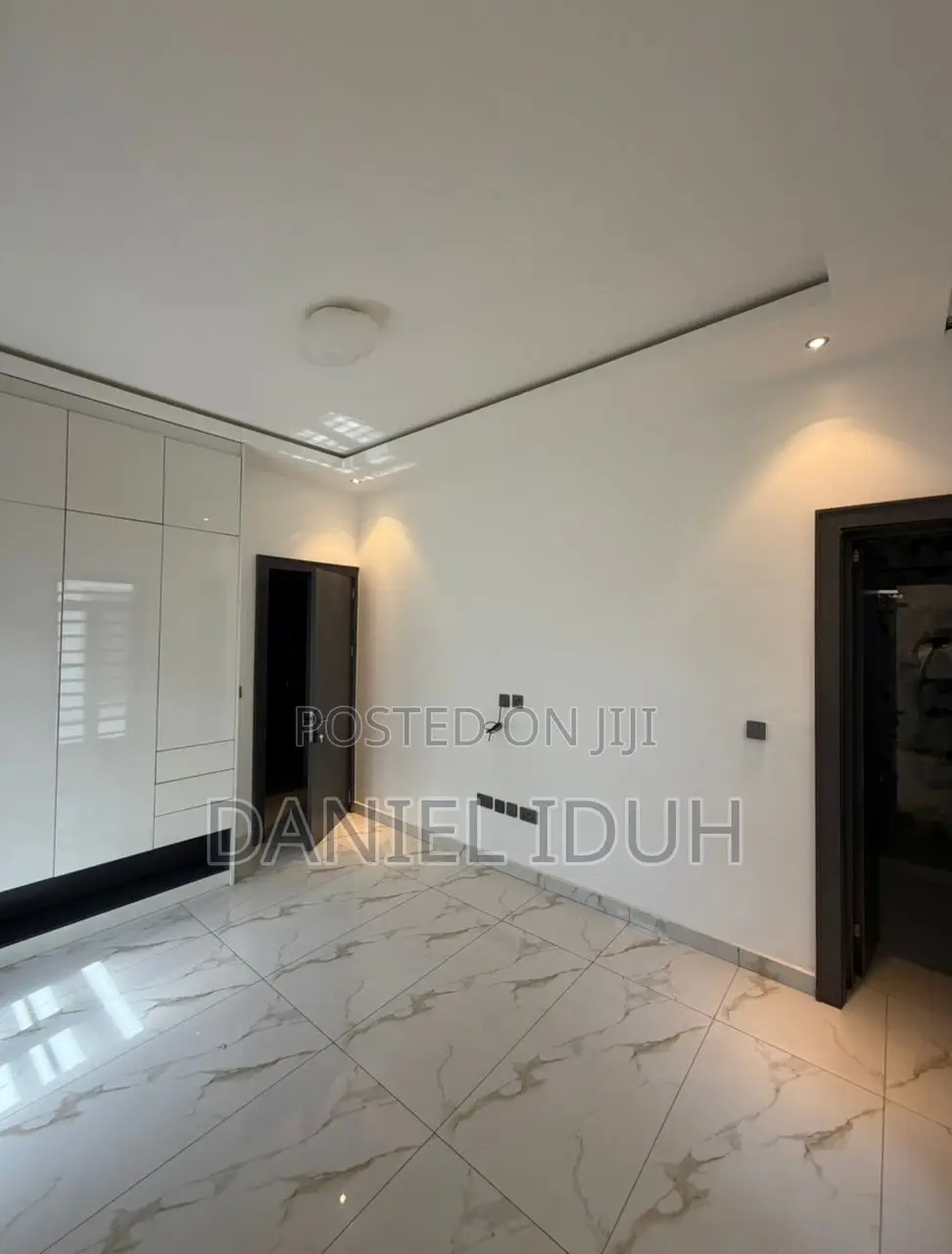 4bdrm Duplex in Jahi for sale