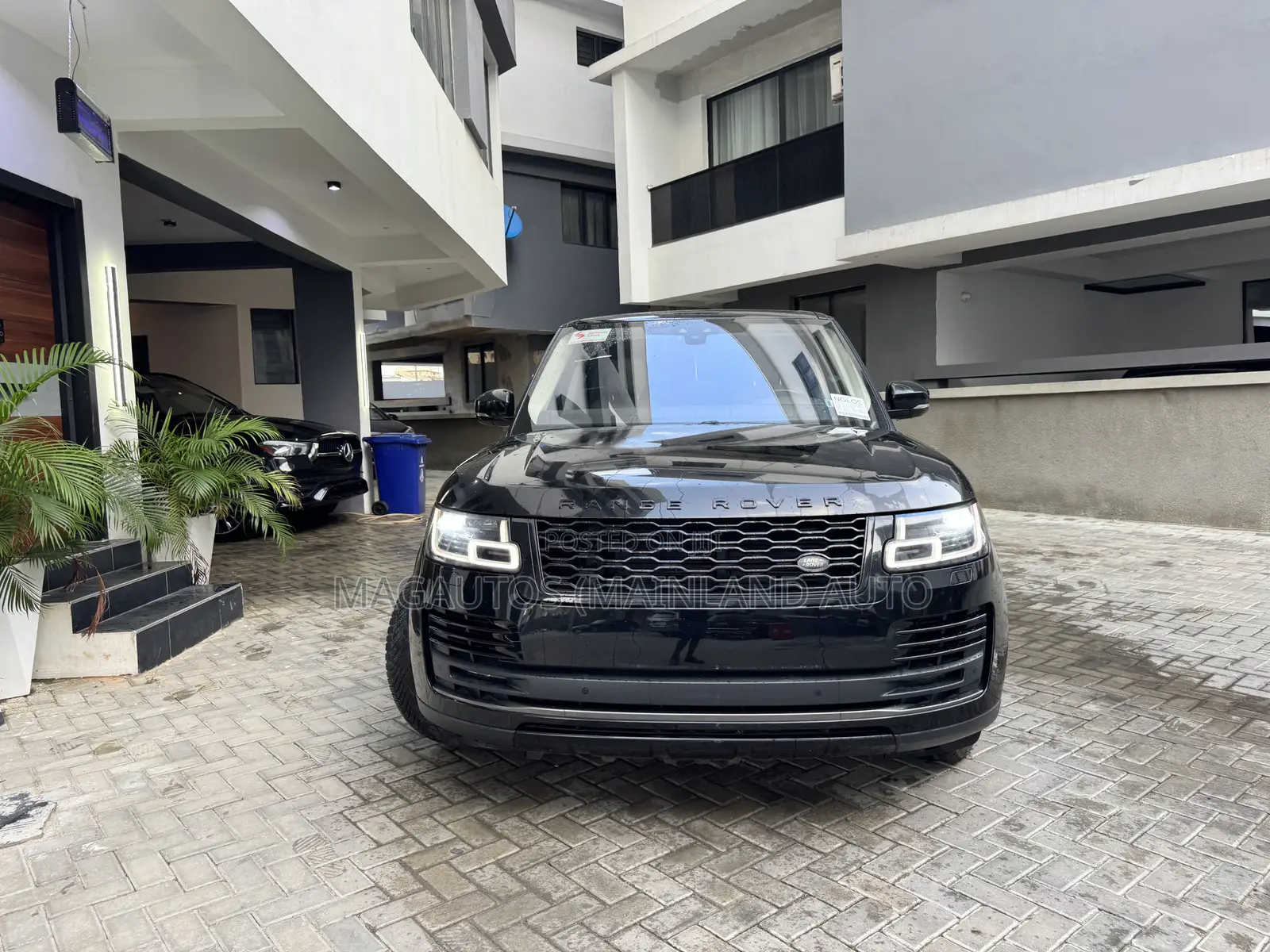 Land Rover Range Rover 5.0L Supercharged LWB 2018 Black