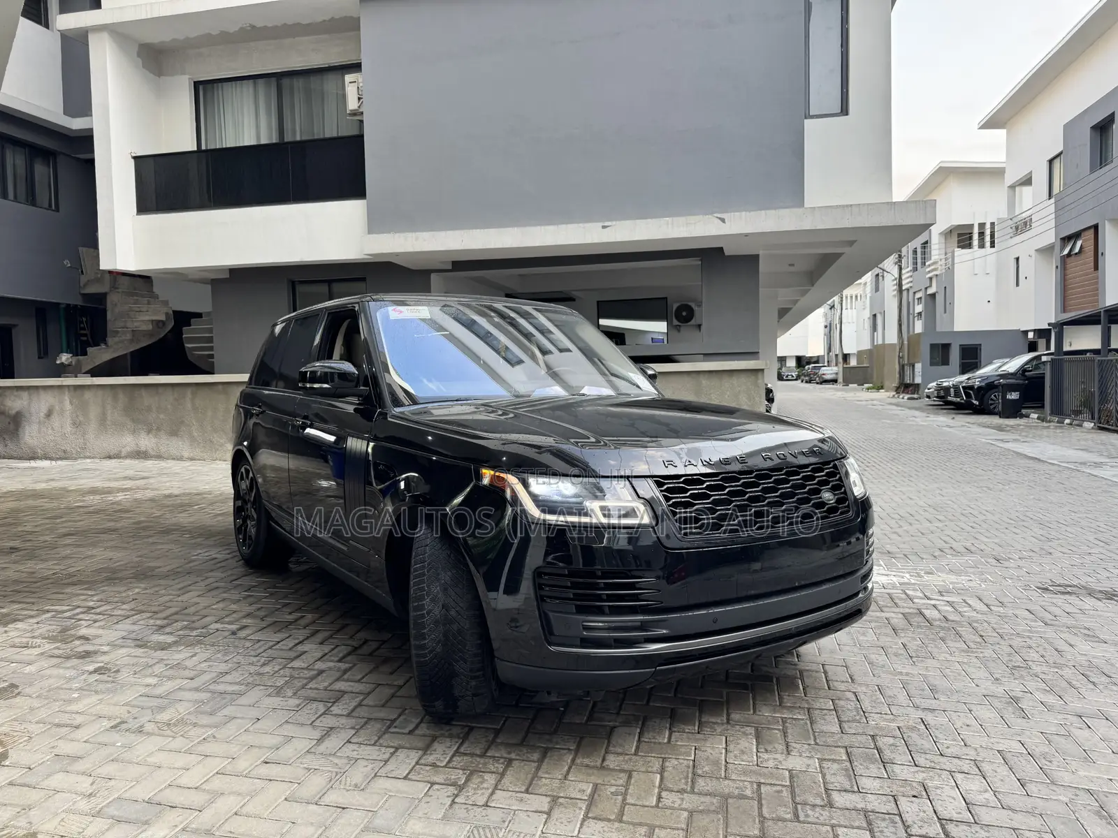 Land Rover Range Rover 5.0L Supercharged LWB 2018 Black
