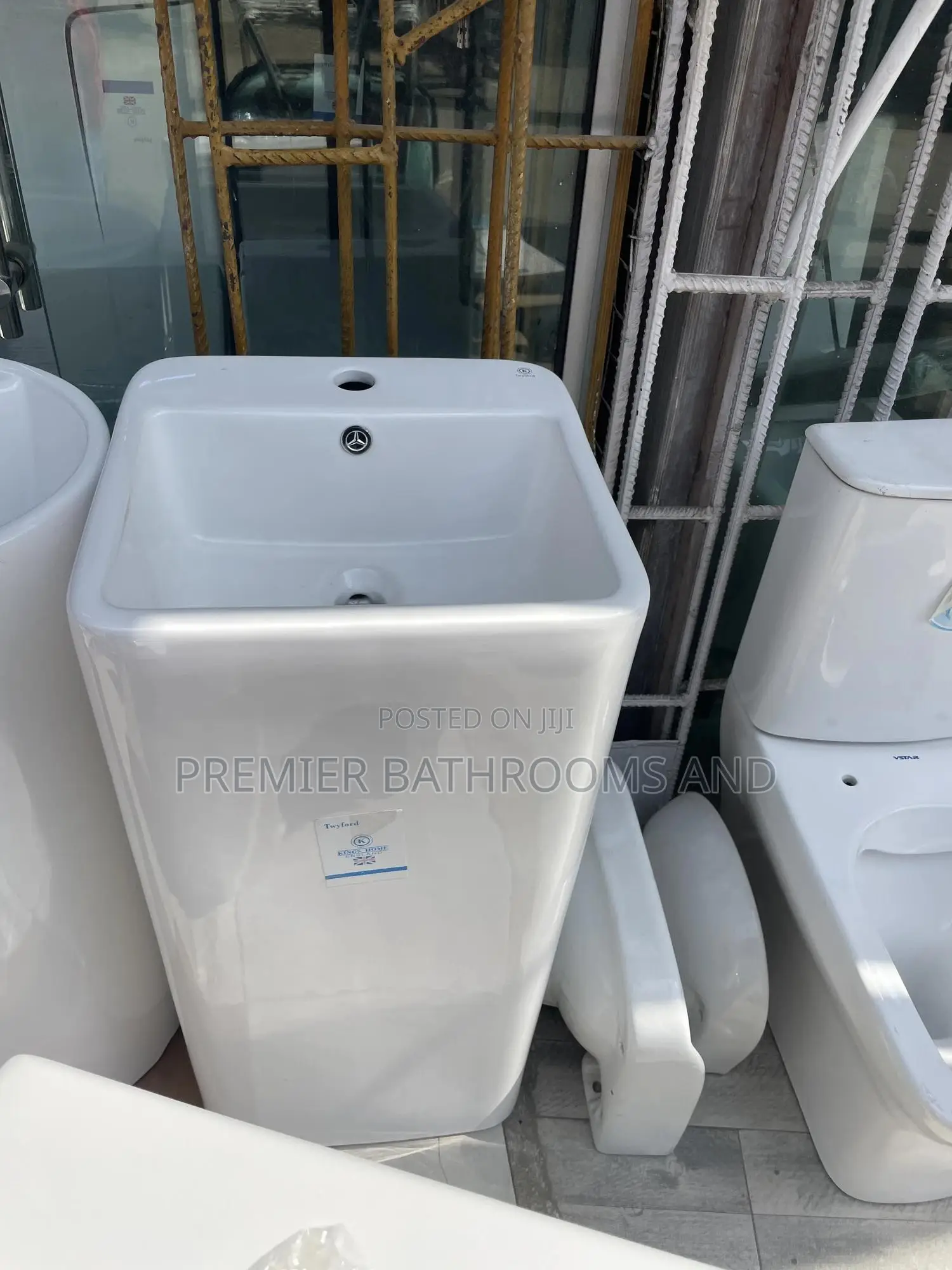 Standing Washing Hands Basin White