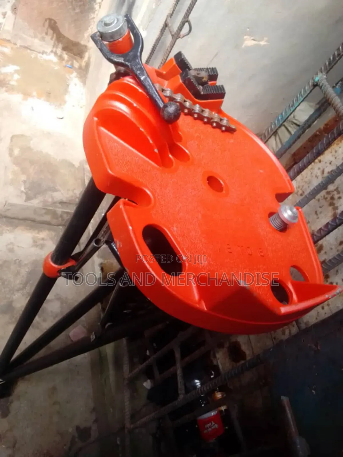 Tri-Stand Pipe/Chain Vice