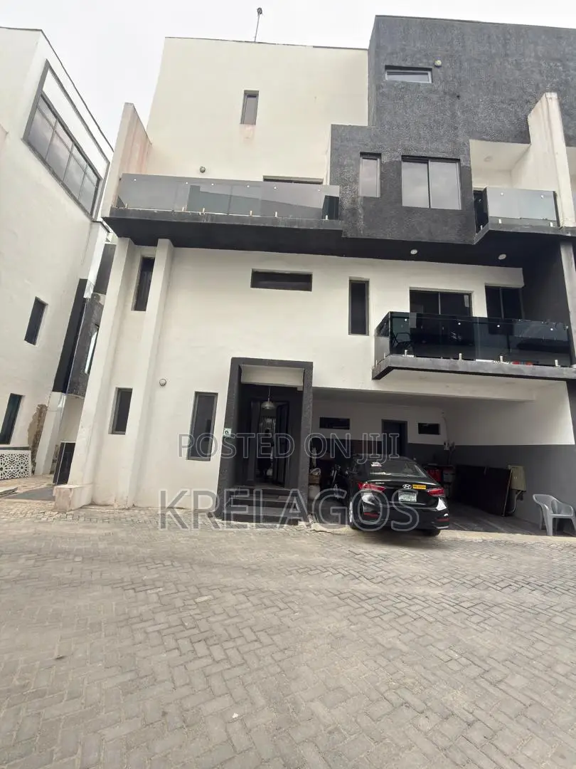 5bdrm Duplex in Banana Island for sale