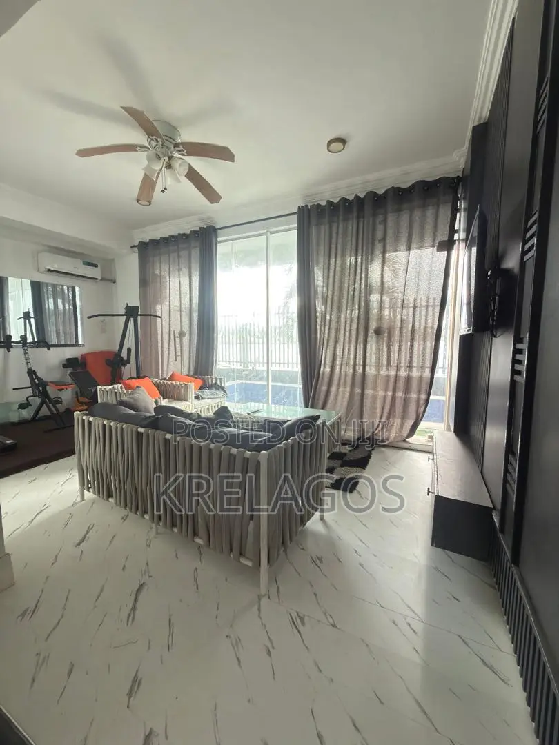 5bdrm Duplex in Banana Island for sale