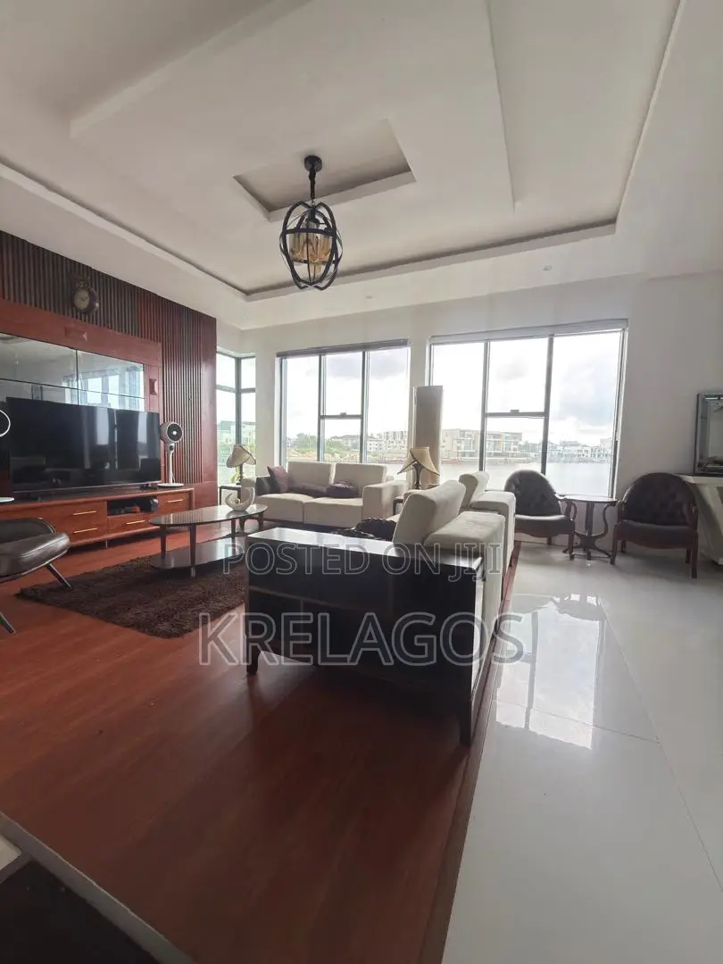 5bdrm Duplex in Banana Island for sale