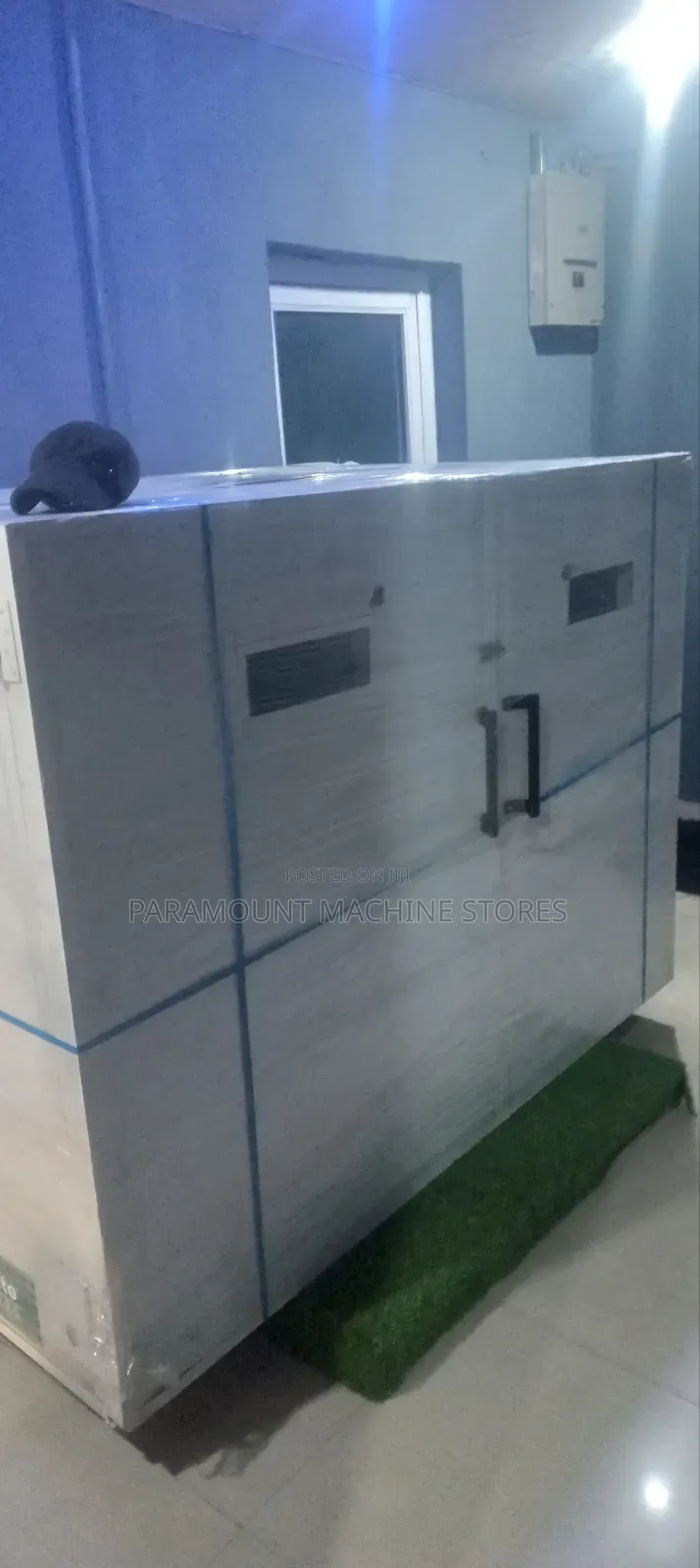 Incubator (2112 Egg Capacity)