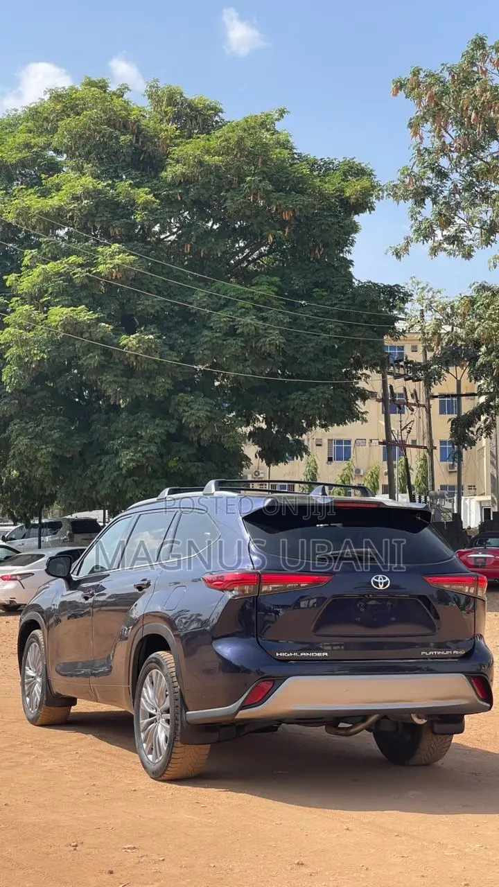 Toyota Highlander Platinum 2022 Blue