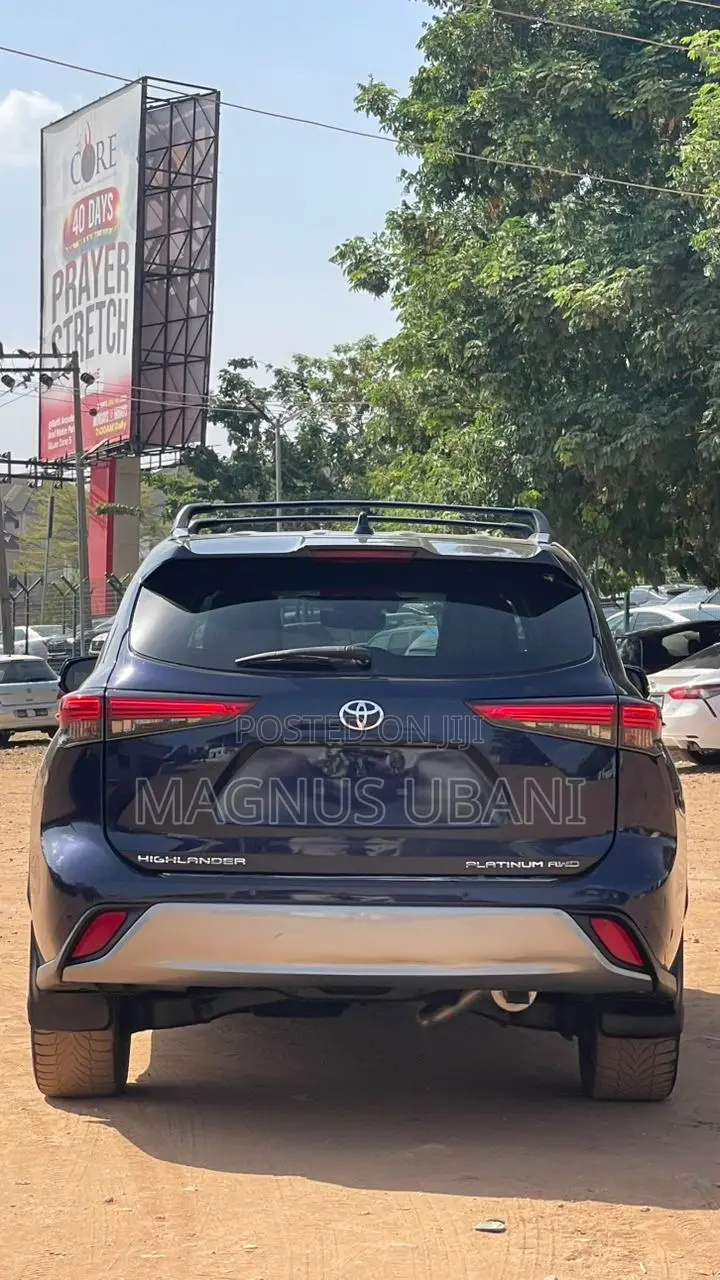 Toyota Highlander Platinum 2022 Blue