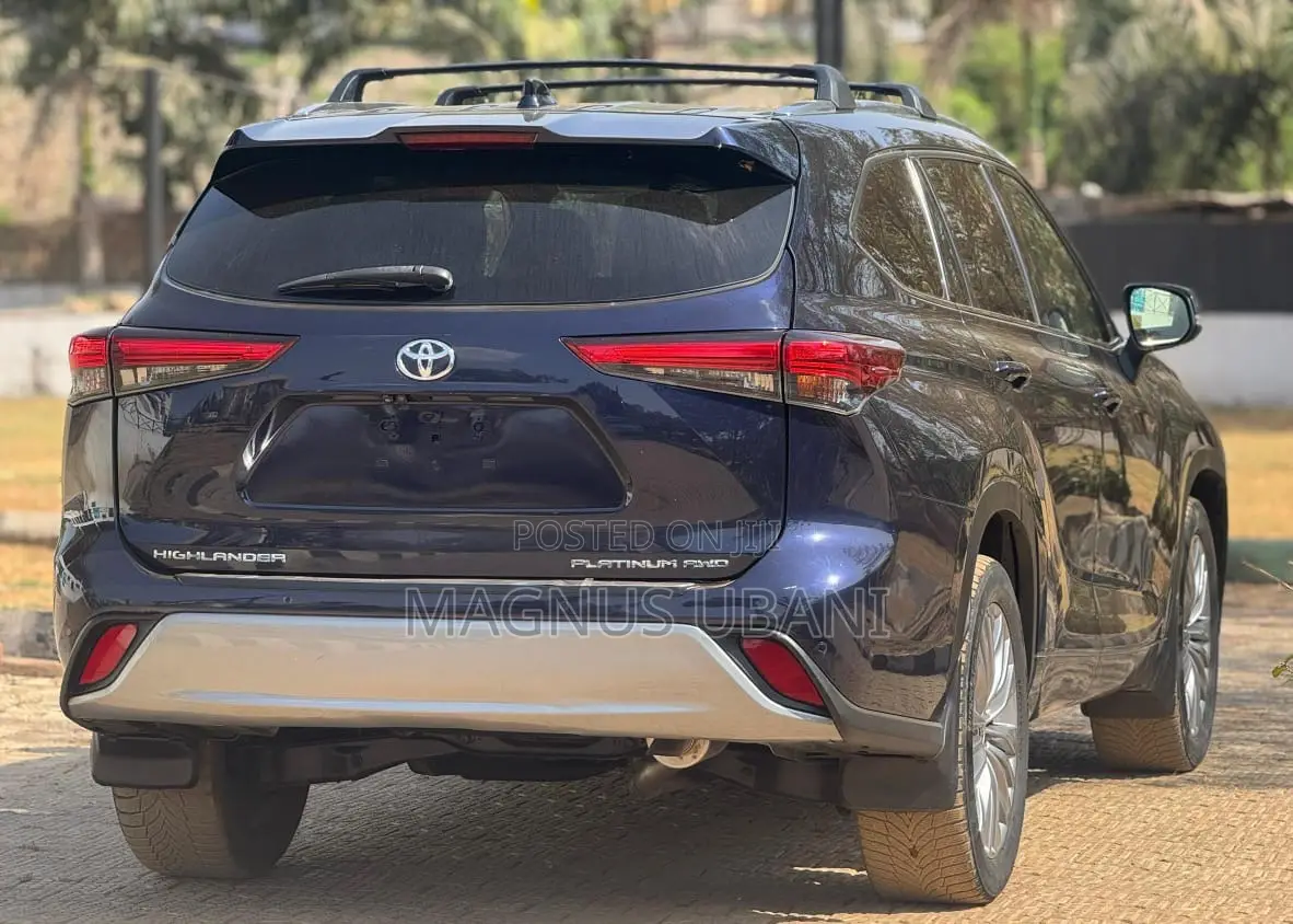 Toyota Highlander Platinum 2022 Blue