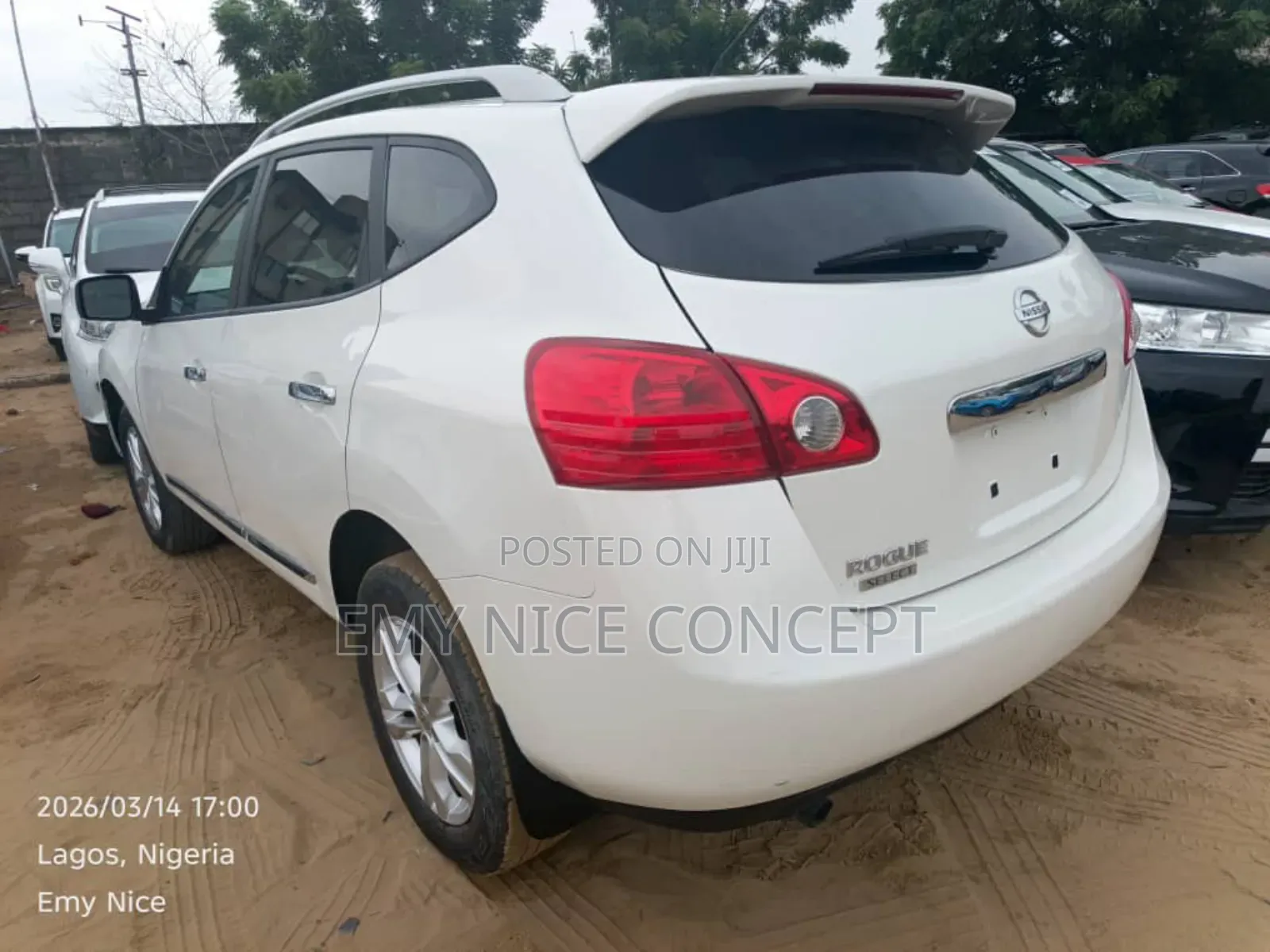 Nissan Rogue SV 4dr SUV (2.5L 4cyl CVT) 2015 White