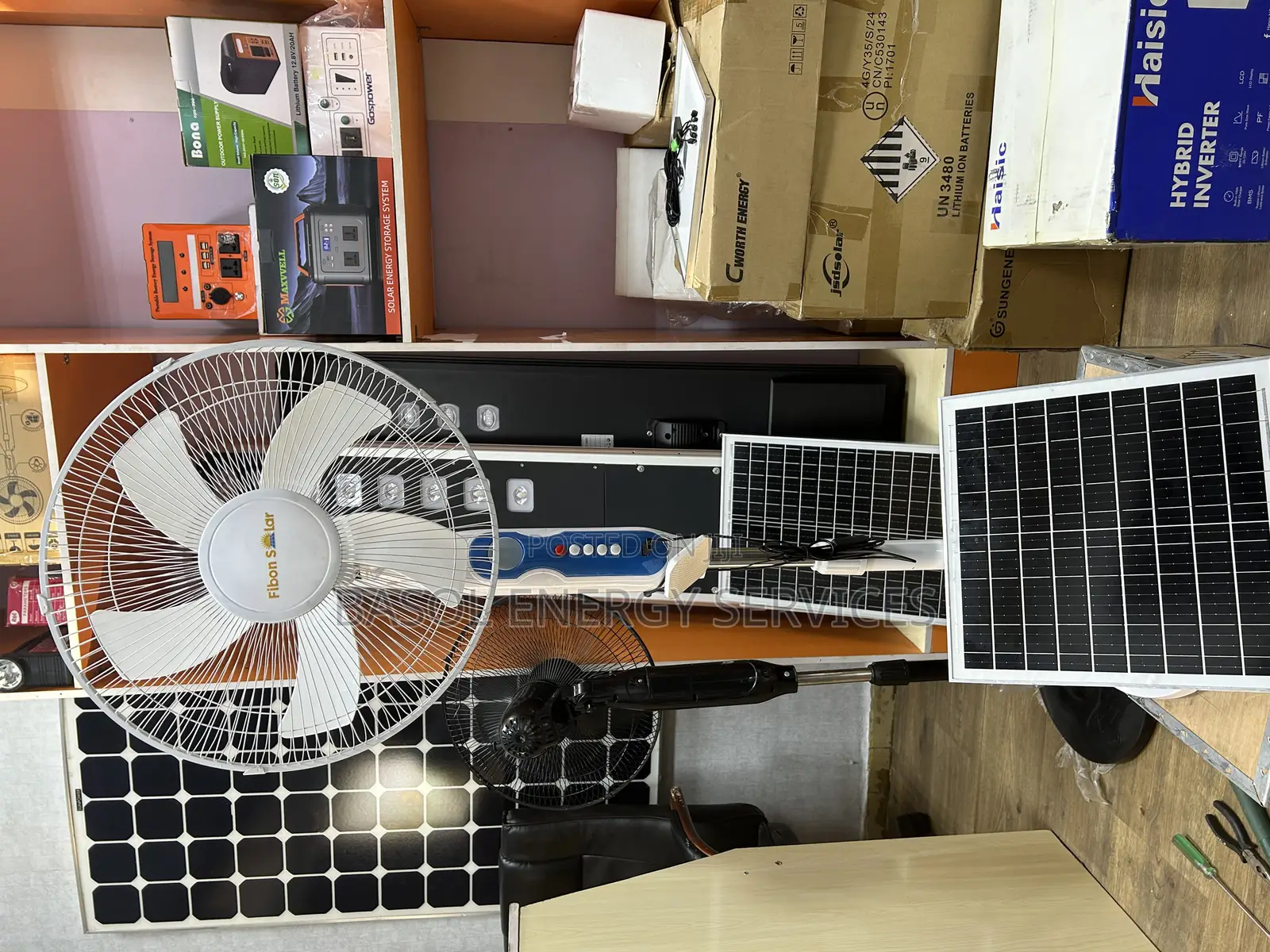 16 Inches Solar Rechargeable Fan With Bulb