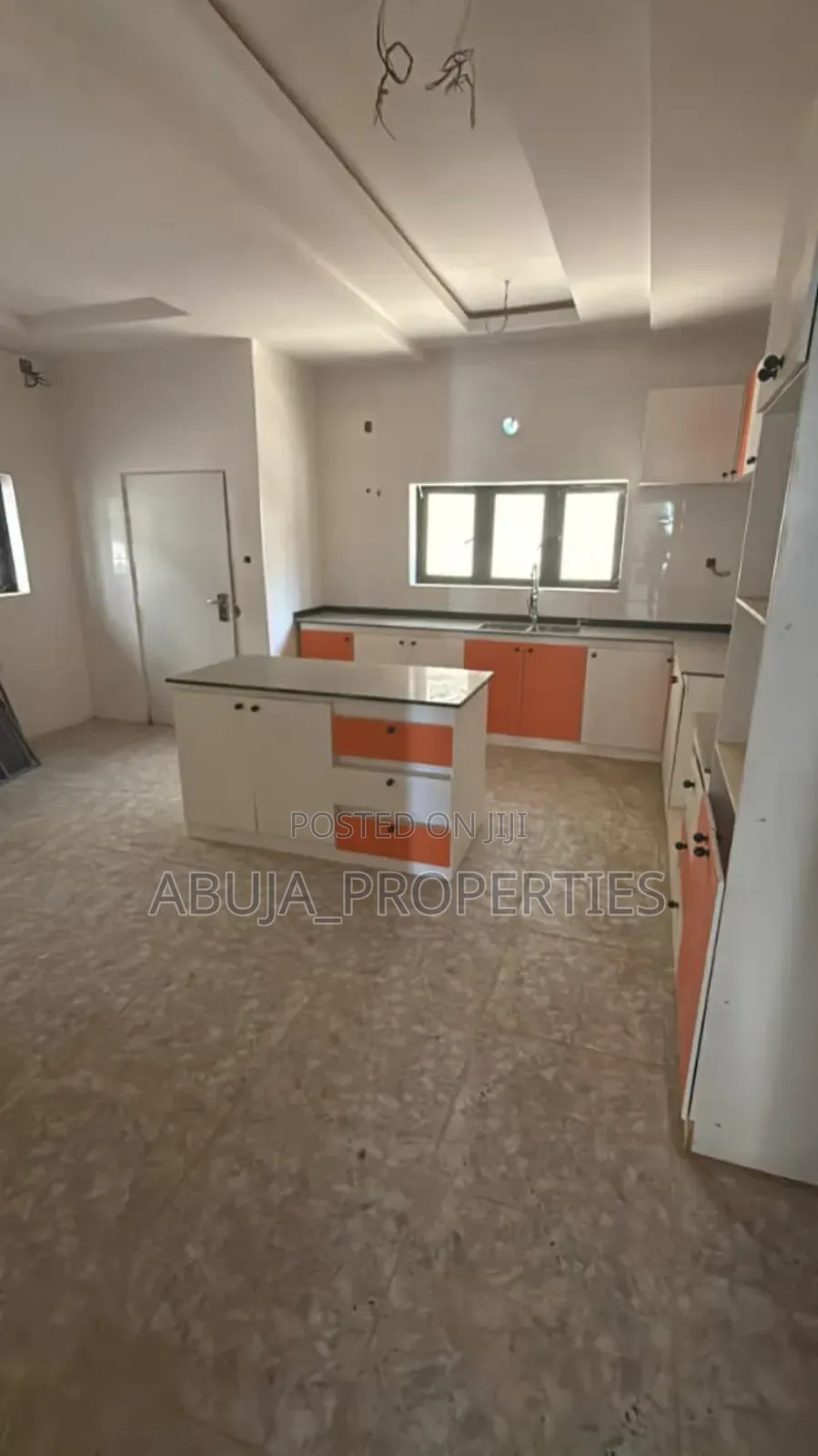 5bdrm Duplex in In A Secured Estate, Guzape District for sale