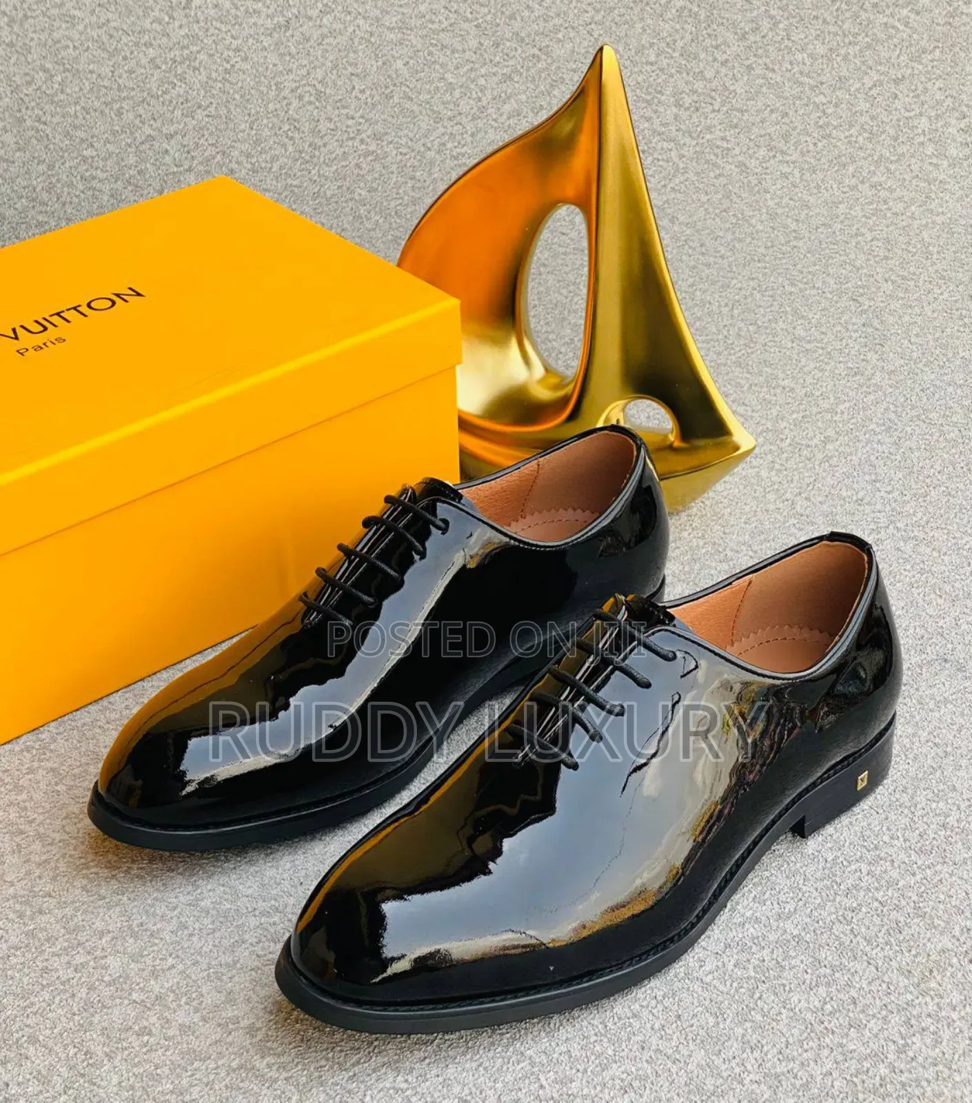Louis Vuitton Classic Leather Lace-Up Derby Shoes