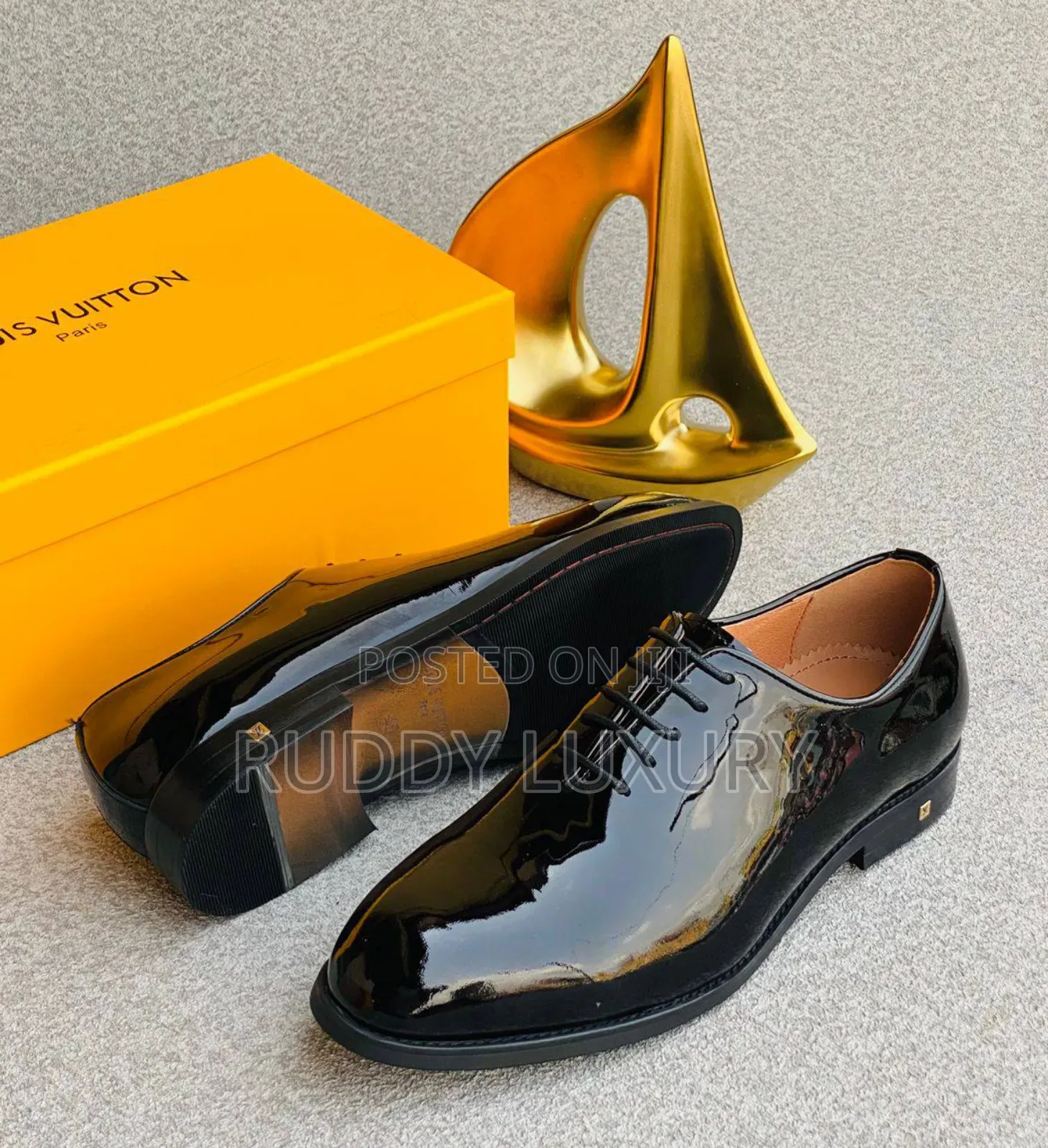 Louis Vuitton Classic Leather Lace-Up Derby Shoes