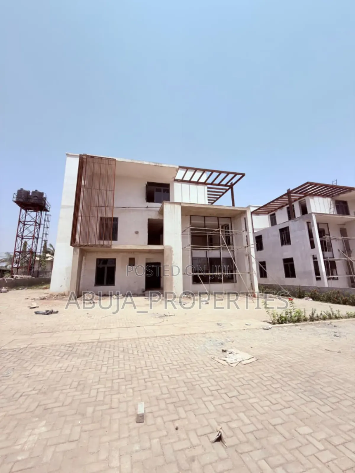 4bdrm Duplex in In A Quiet Mini, Kado for sale