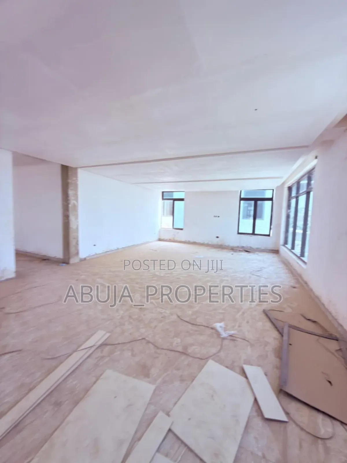 4bdrm Duplex in In A Quiet Mini, Kado for sale
