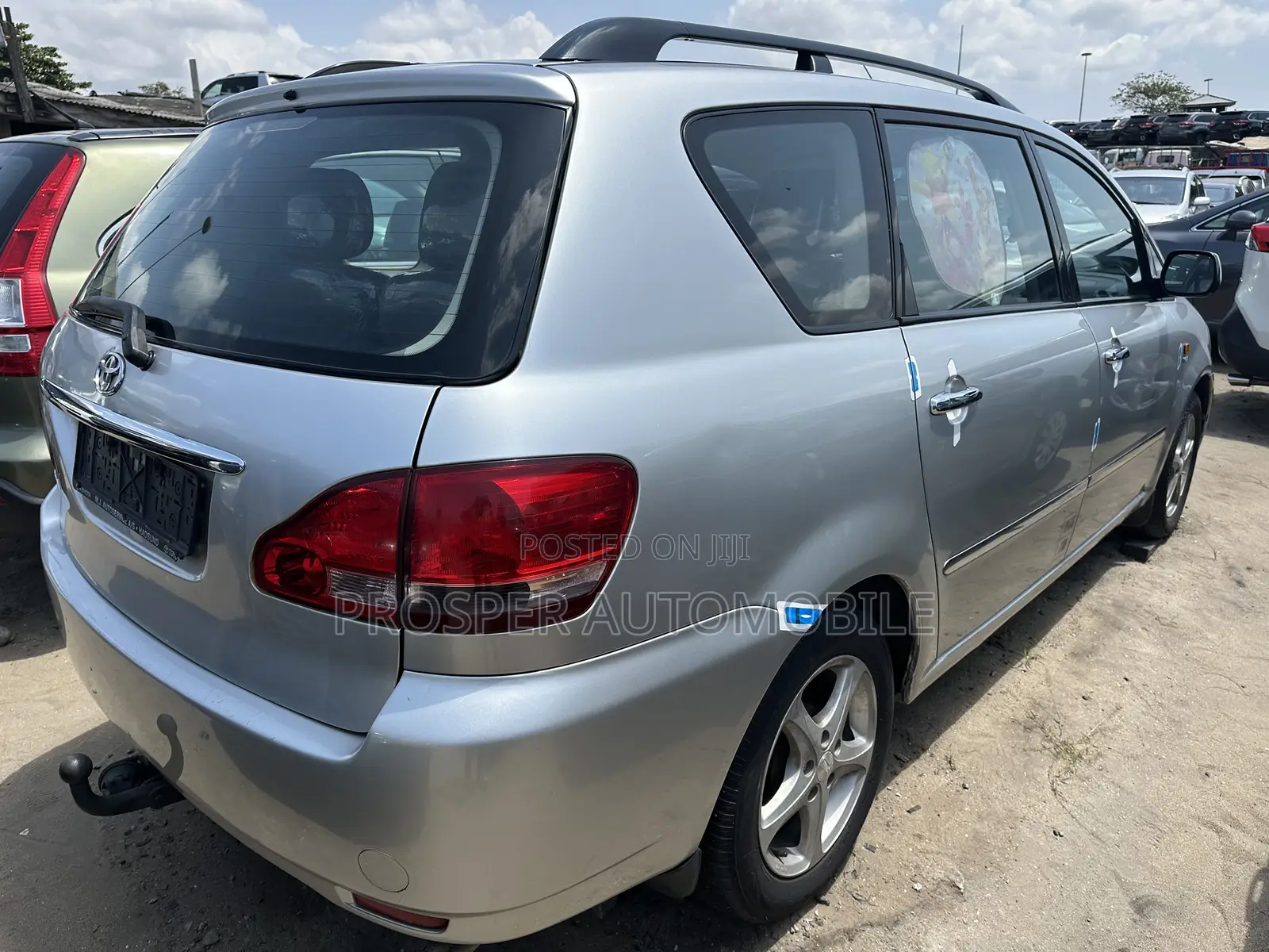 Toyota Avensis Verso 2.0 Petrol 2006 Silver