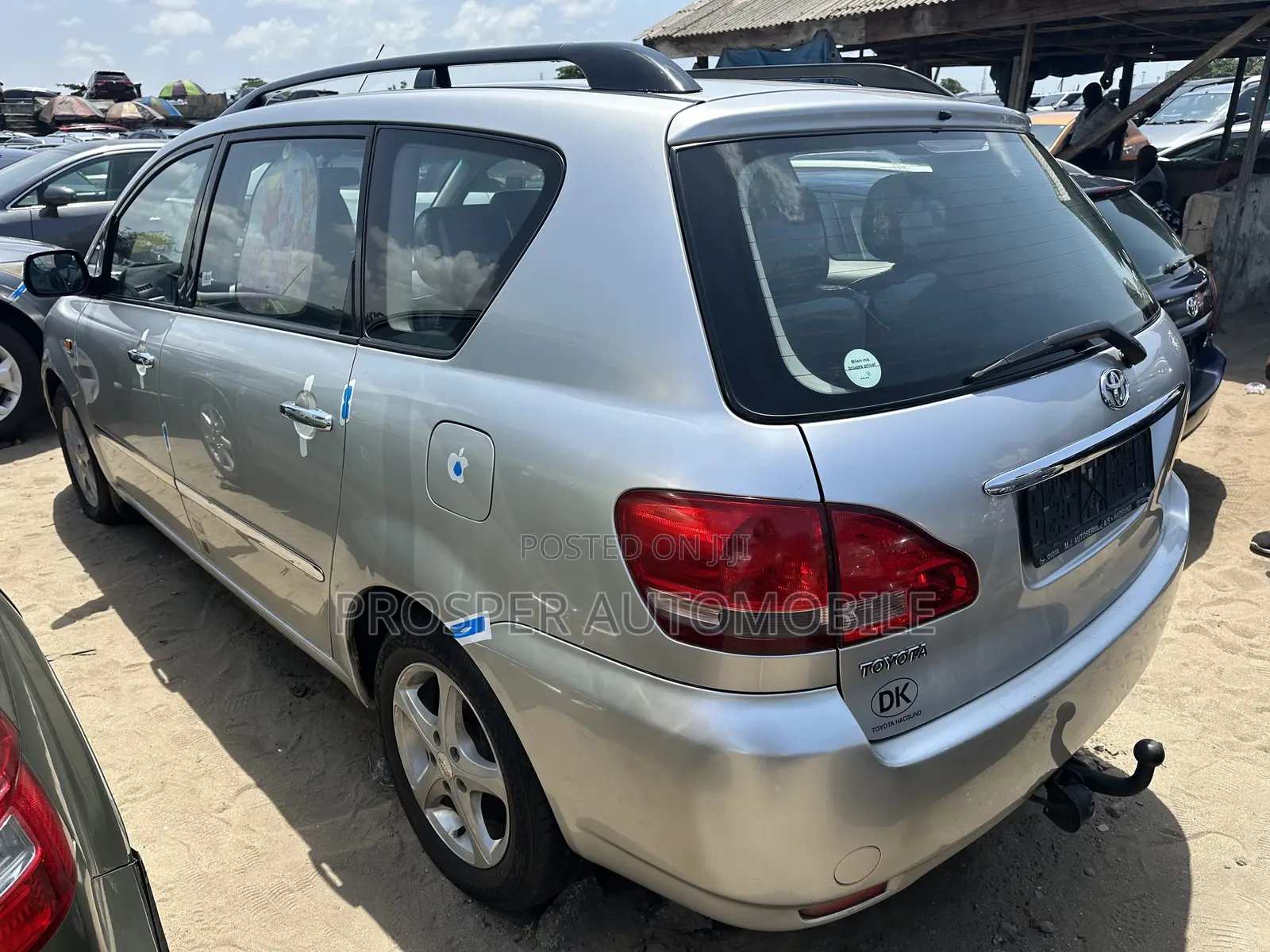 Toyota Avensis Verso 2.0 Petrol 2006 Silver