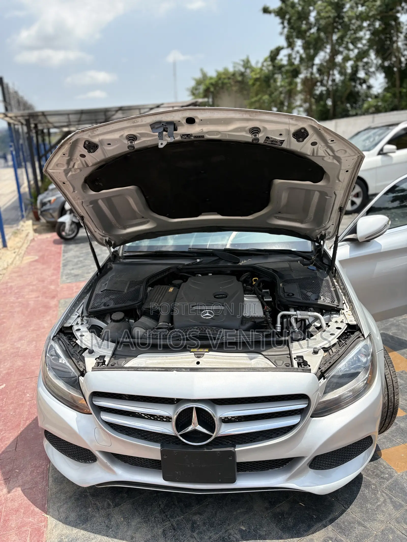 Mercedes-Benz C300 2016 Silver
