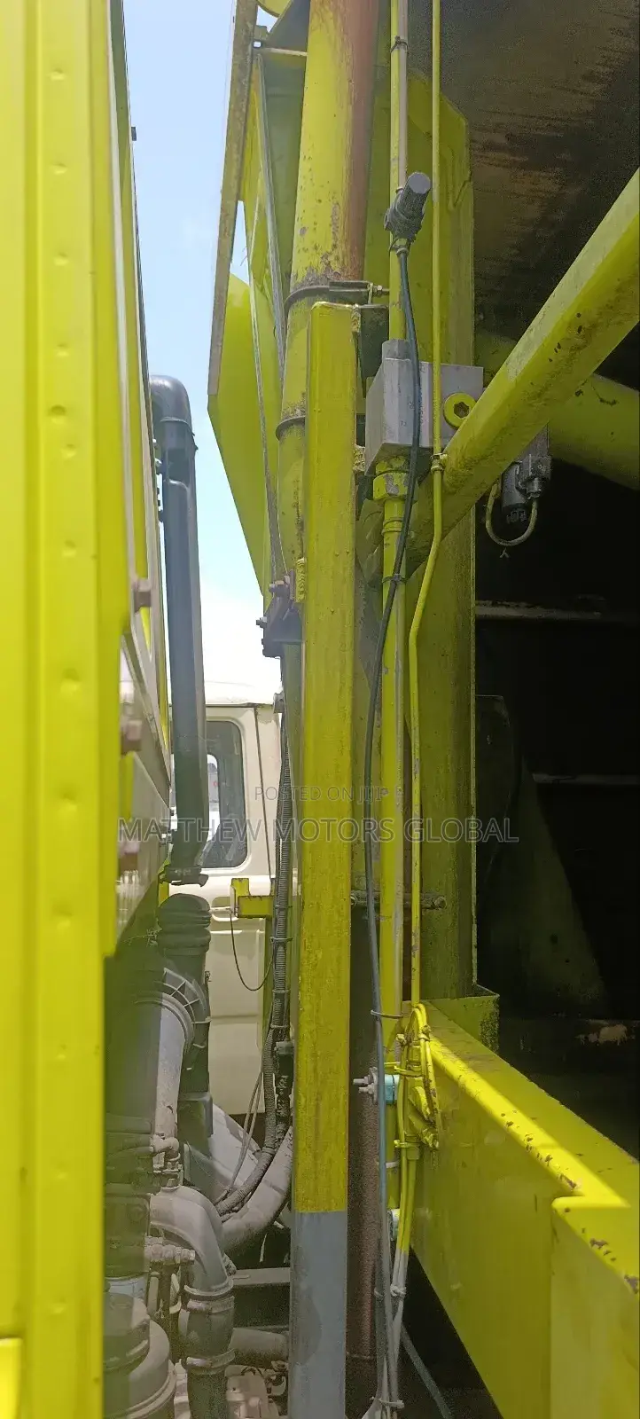 Super Clean Foreign Used Waste Disposal Garbage Truck