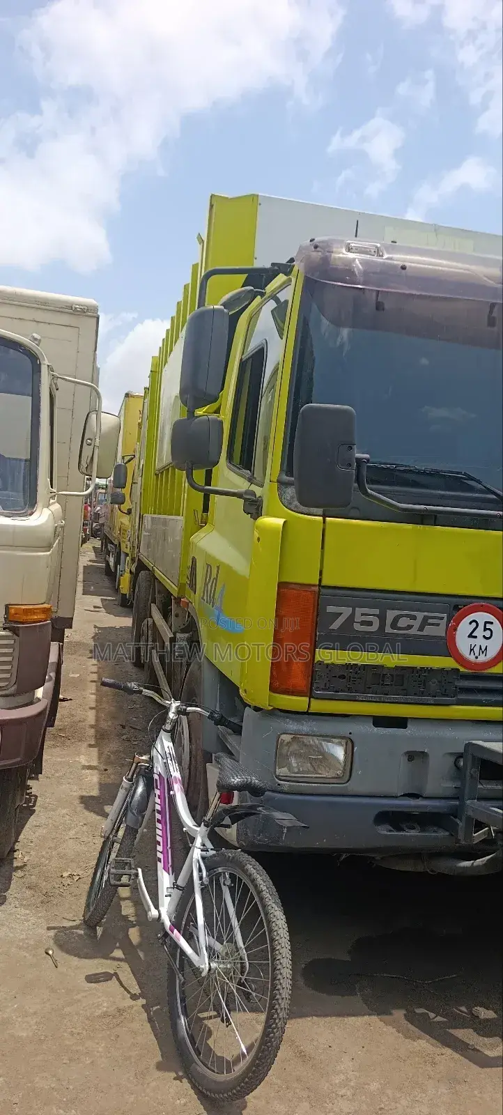 Super Clean Foreign Used Waste Disposal Garbage Truck