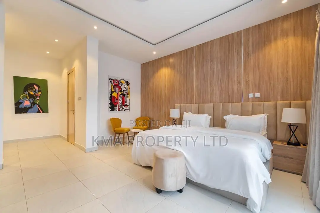 Luxurious 2 Bedroom Apartment With Rooftop Swimming Pool