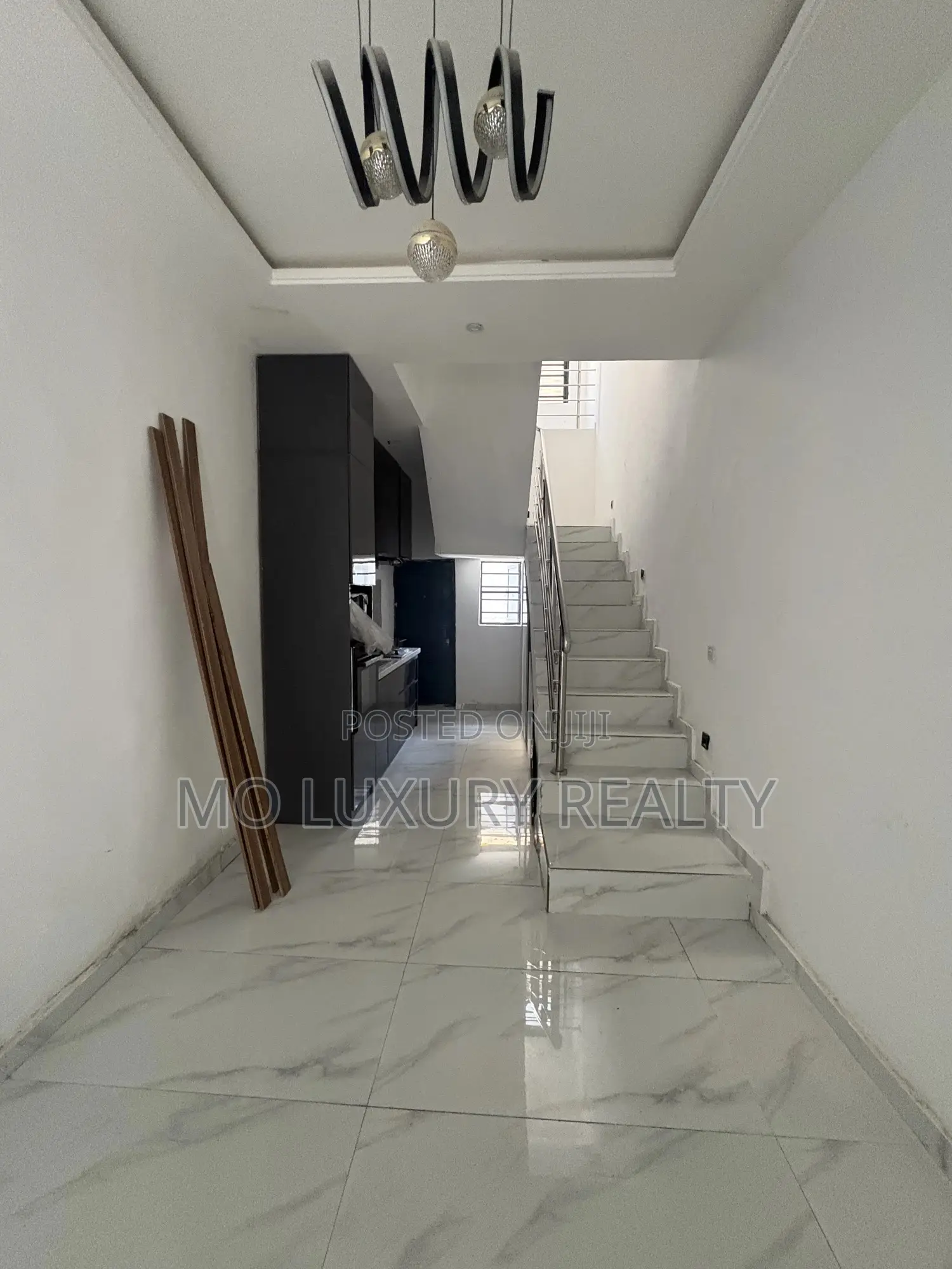 2bdrm Townhouse / Terrace in Lekki Phase 1 for rent