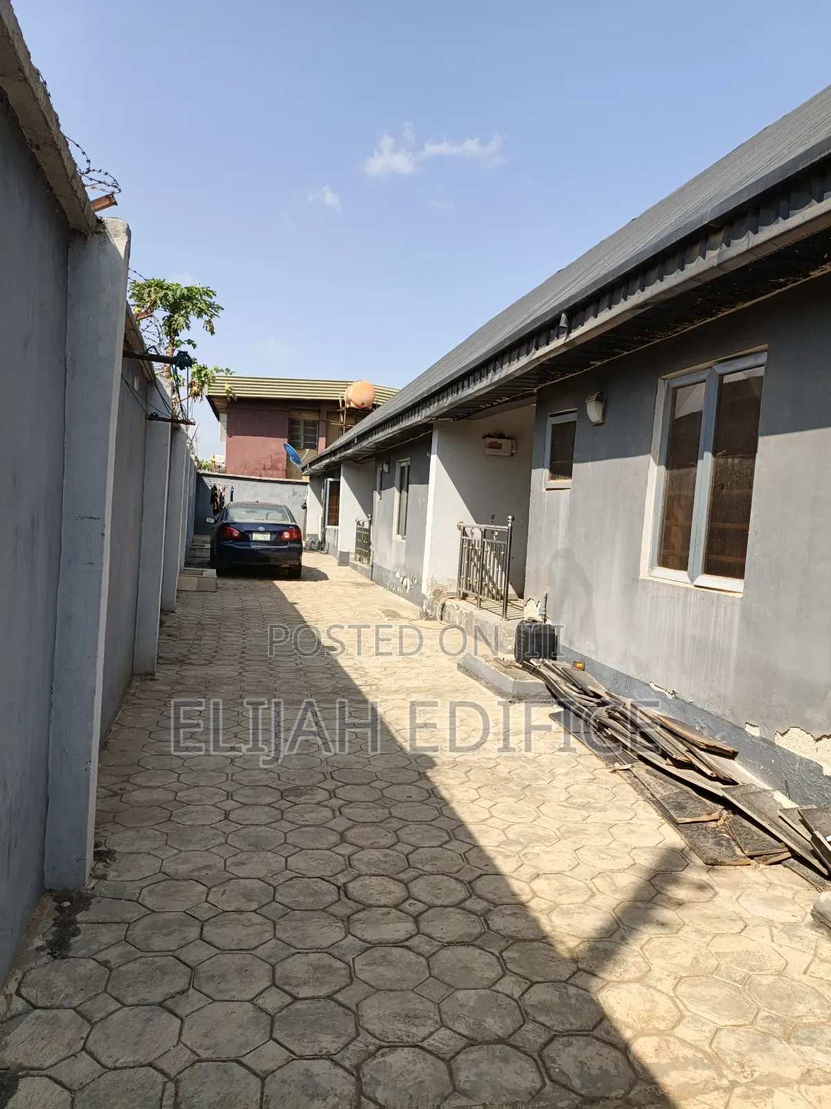 Furnished 2bdrm Bungalow in Igbe Junction, Ikorodu Garage for rent