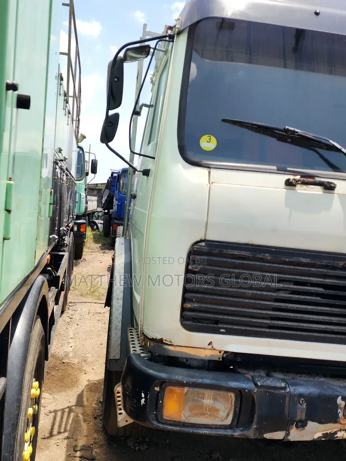 Clean Foreign Used Mercedes Benz Truck 1624