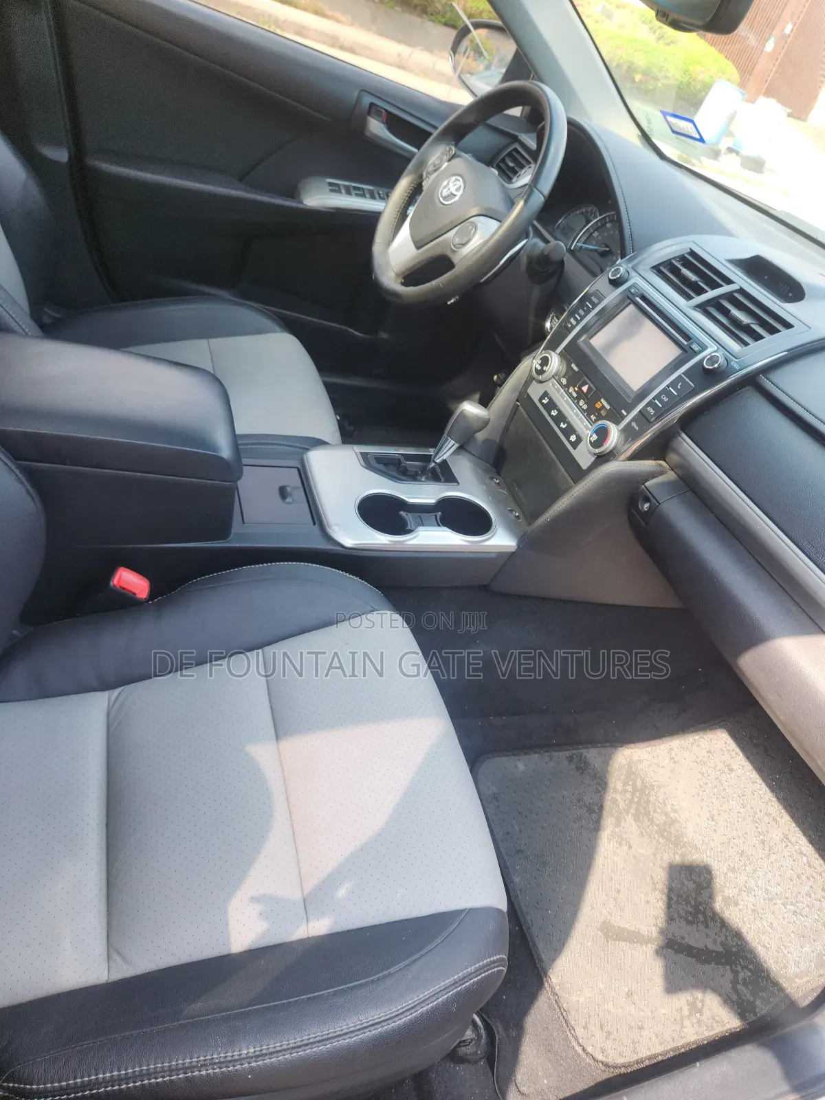 Toyota Camry SE Sport 4dr Sedan (2.5L 4cyl 6A) 2014 Silver