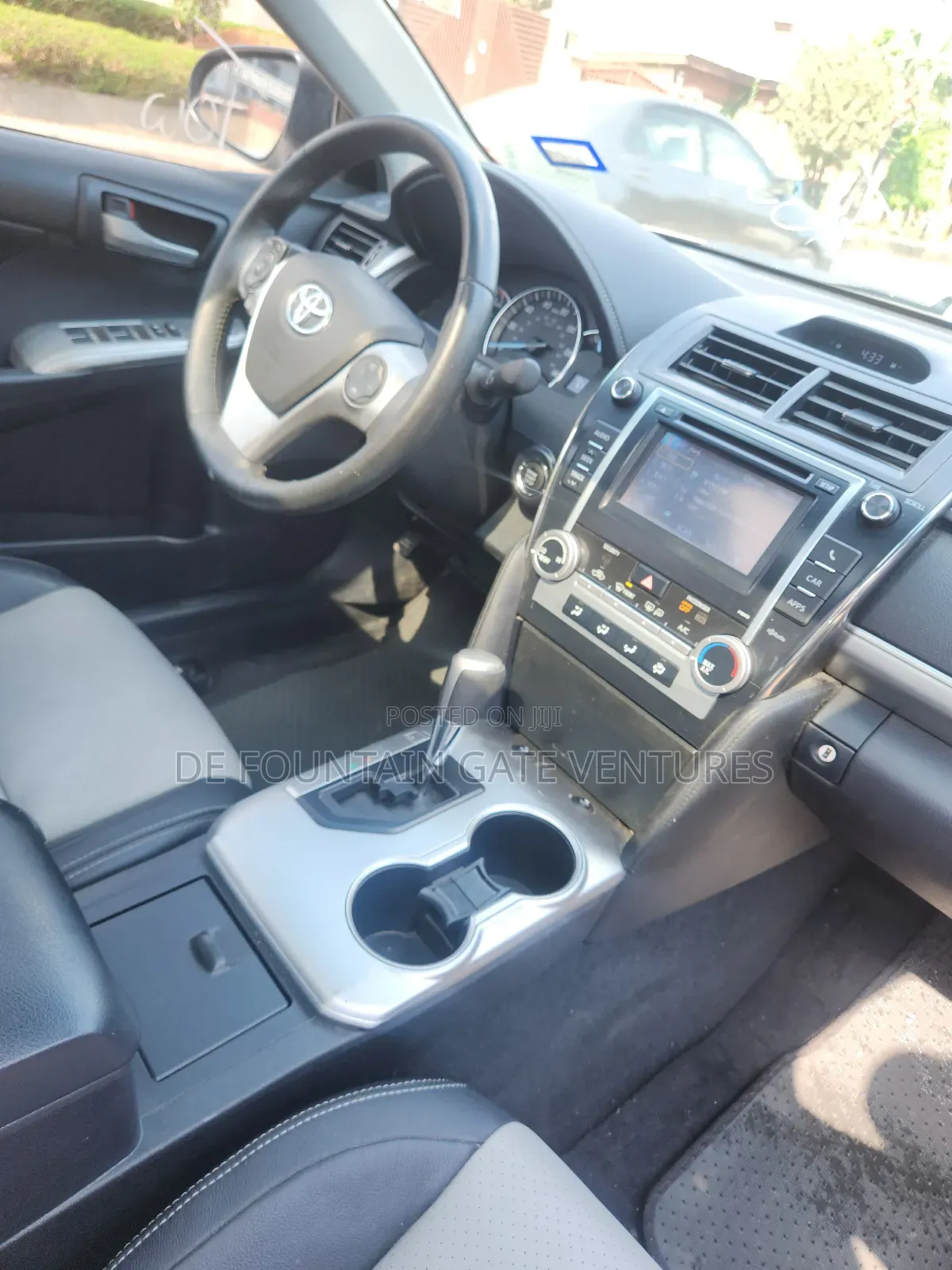 Toyota Camry SE Sport 4dr Sedan (2.5L 4cyl 6A) 2014 Silver