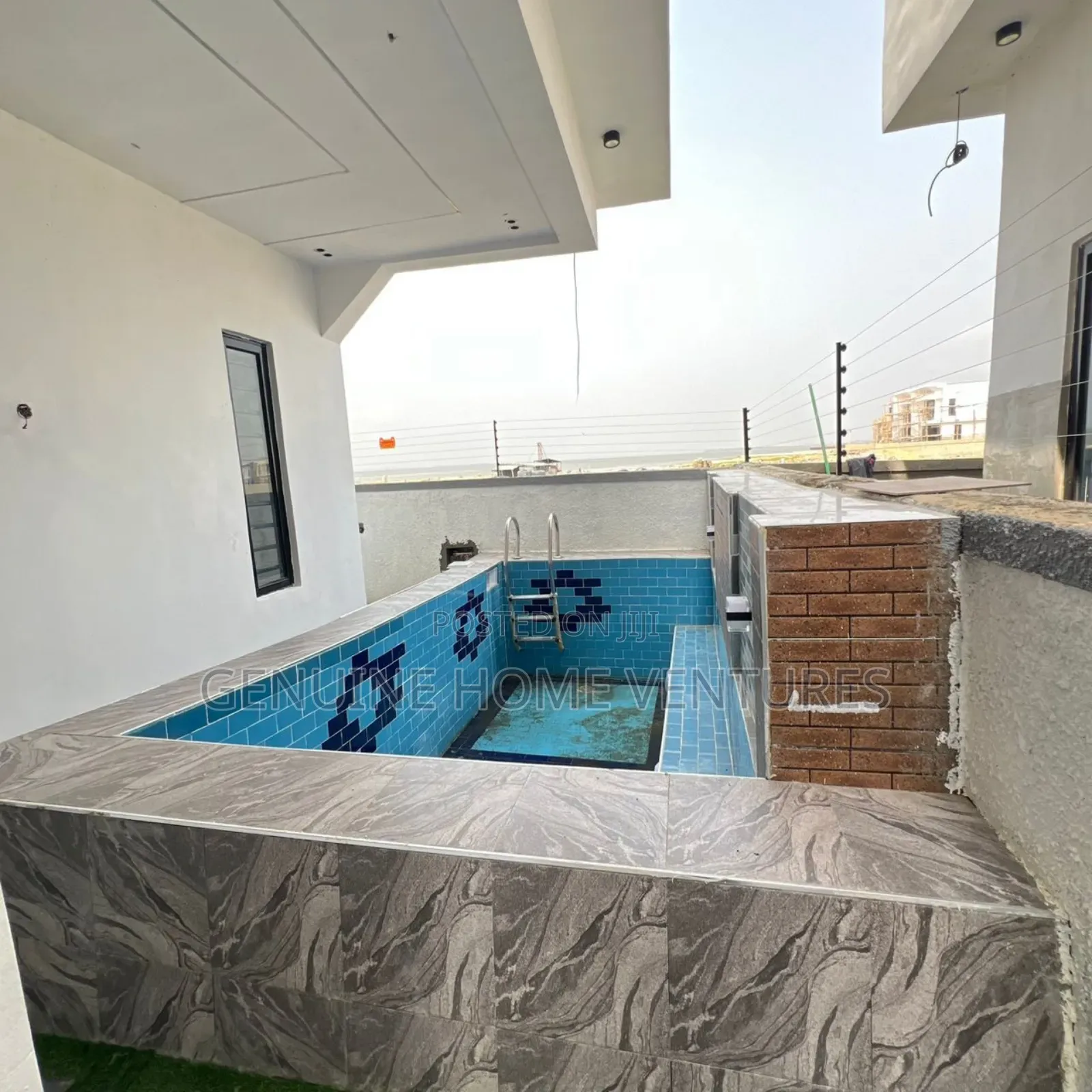 5bdrm Duplex in Off Lekki-Epe Expressway for sale