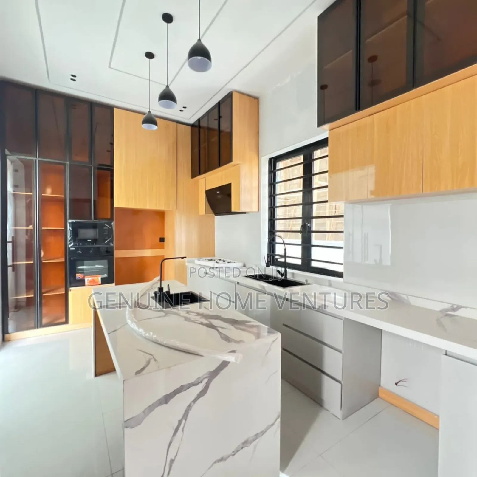 5bdrm Duplex in Off Lekki-Epe Expressway for sale