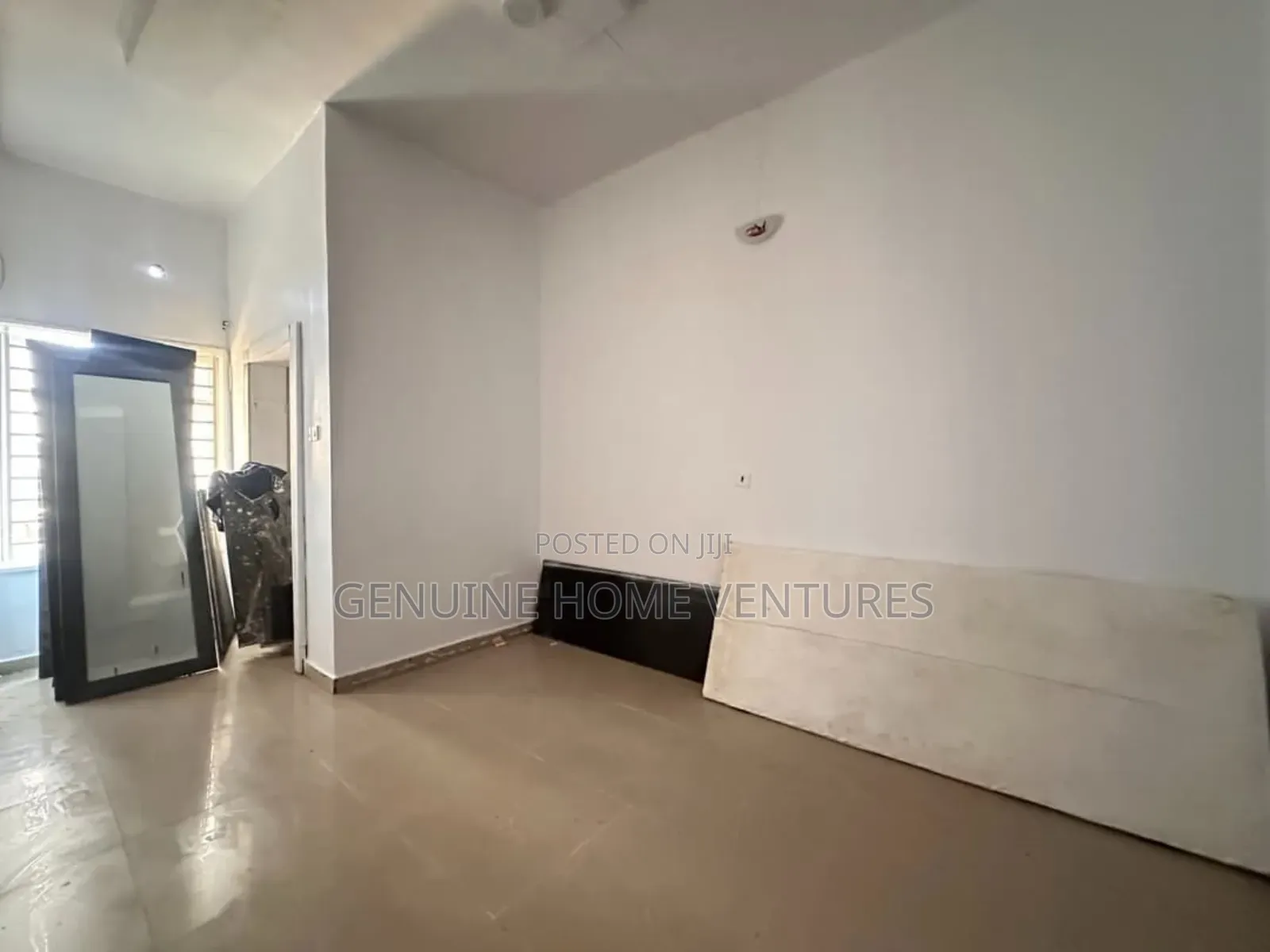4bdrm Townhouse / Terrace in Ikota for rent