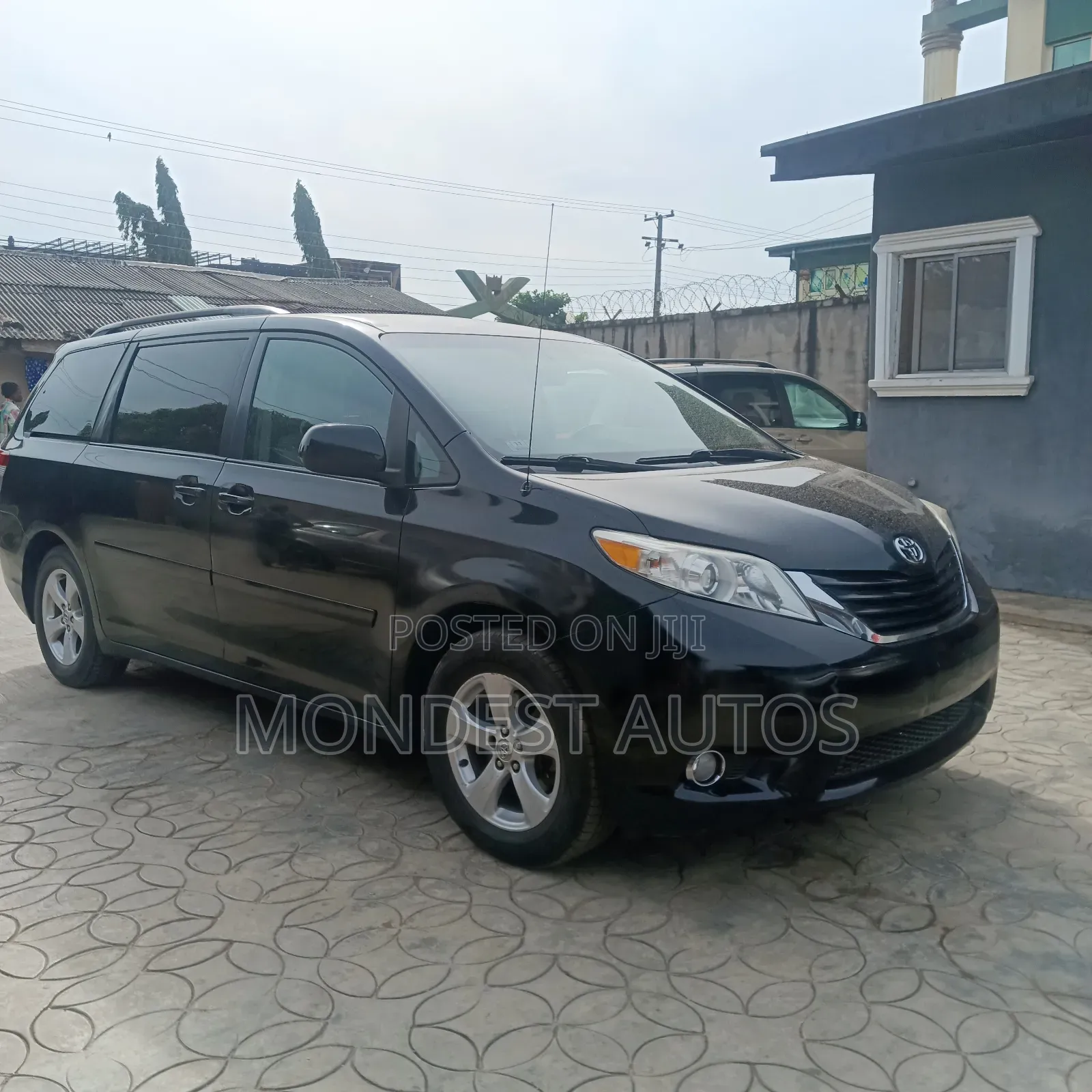 Toyota Sienna LE 7 Passenger Mobility 2011 Black