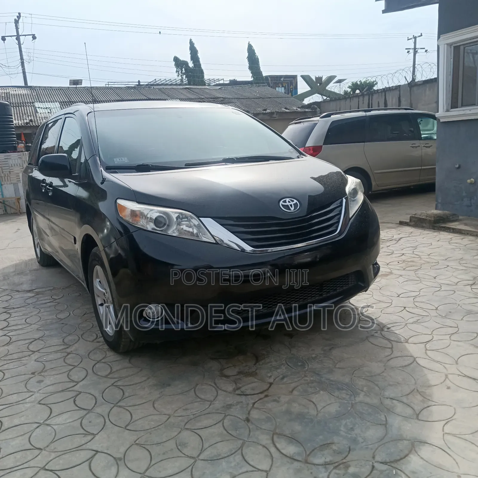 Toyota Sienna LE 7 Passenger Mobility 2011 Black