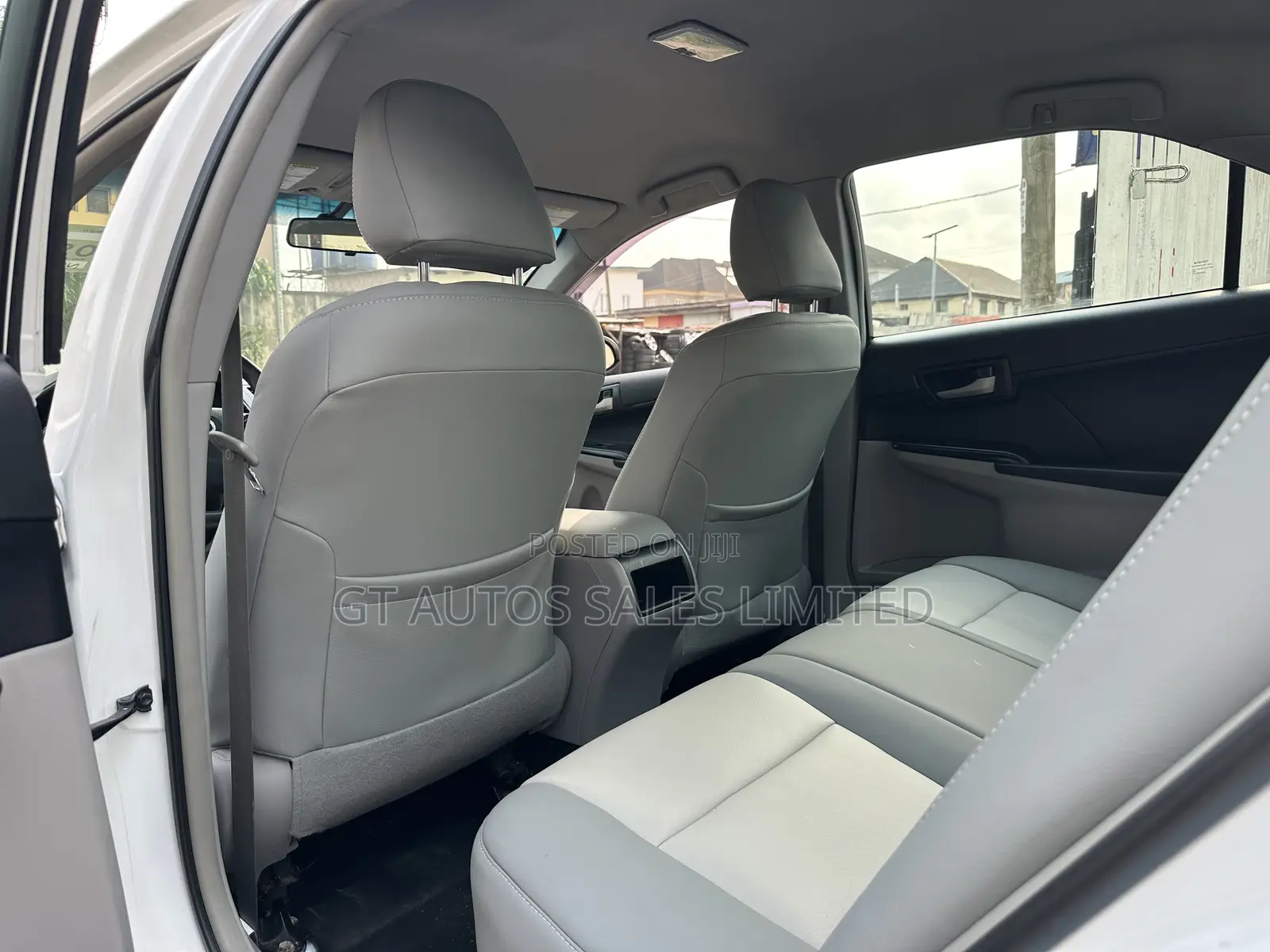 Toyota Camry LE 4dr Sedan w/Prod. End 11/13 (2.5L 4cyl 6A) 2014
