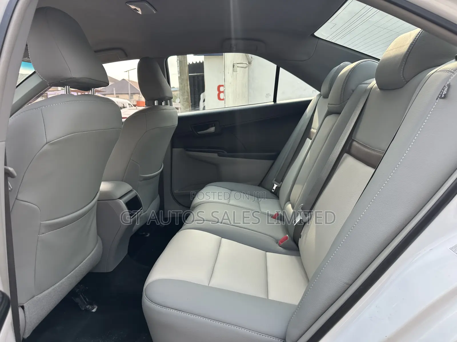 Toyota Camry LE 4dr Sedan w/Prod. End 11/13 (2.5L 4cyl 6A) 2014